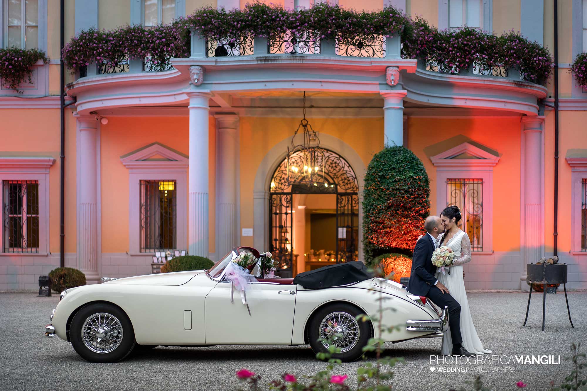 027 fotografo matrimonio reportage wedding sposi macchina villa acquaroli carvico bergamo 027 fotografo matrimonio reportage wedding sposi macchina villa acquaroli carvico bergamo