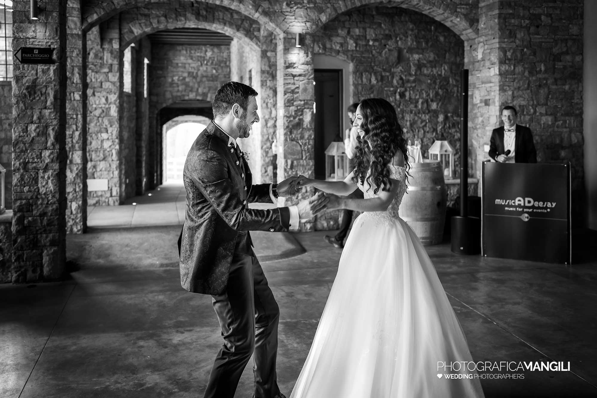 028 fotografo matrimonio reportage wedding sposi ingresso aperitivo ballo ritratto villa mattioli lesmo monza brianza 028 fotografo matrimonio reportage wedding sposi ingresso aperitivo ballo ritratto villa mattioli lesmo monza brianza