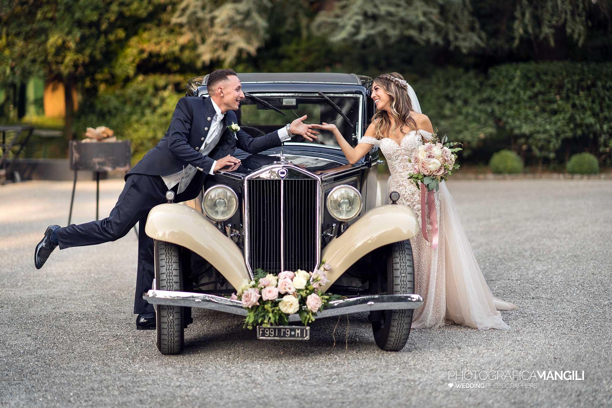 028 reportage foto matrimonio wedding ritratto sposi macchina villa acquaroli carvico bergamo 1 028 reportage foto matrimonio wedding ritratto sposi macchina villa acquaroli carvico bergamo 1