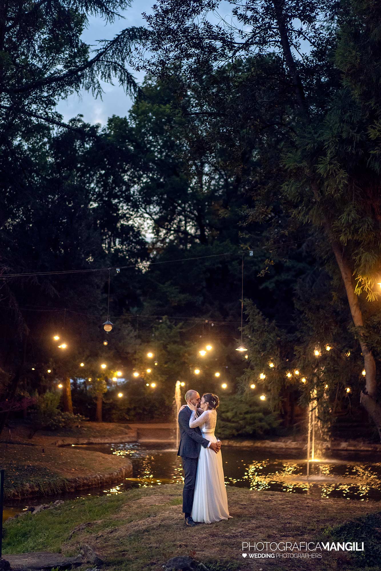 029 fotografo matrimonio reportage wedding sposi bacio laghetto villa acquaroli carvico bergamo 029 fotografo matrimonio reportage wedding sposi bacio laghetto villa acquaroli carvico bergamo