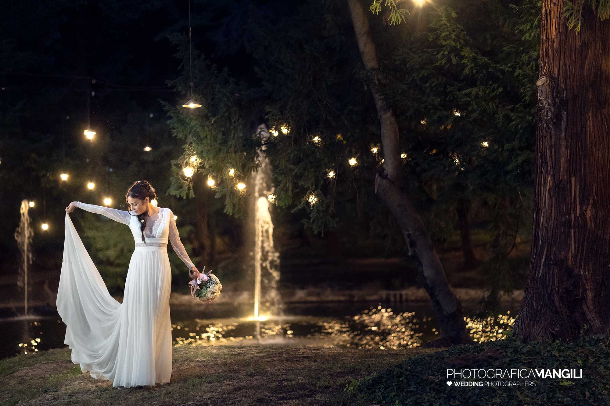 030 fotografo matrimonio reportage wedding sposa abito luci laghetto villa acquaroli carvico bergamo 1 030 fotografo matrimonio reportage wedding sposa abito luci laghetto villa acquaroli carvico bergamo 1