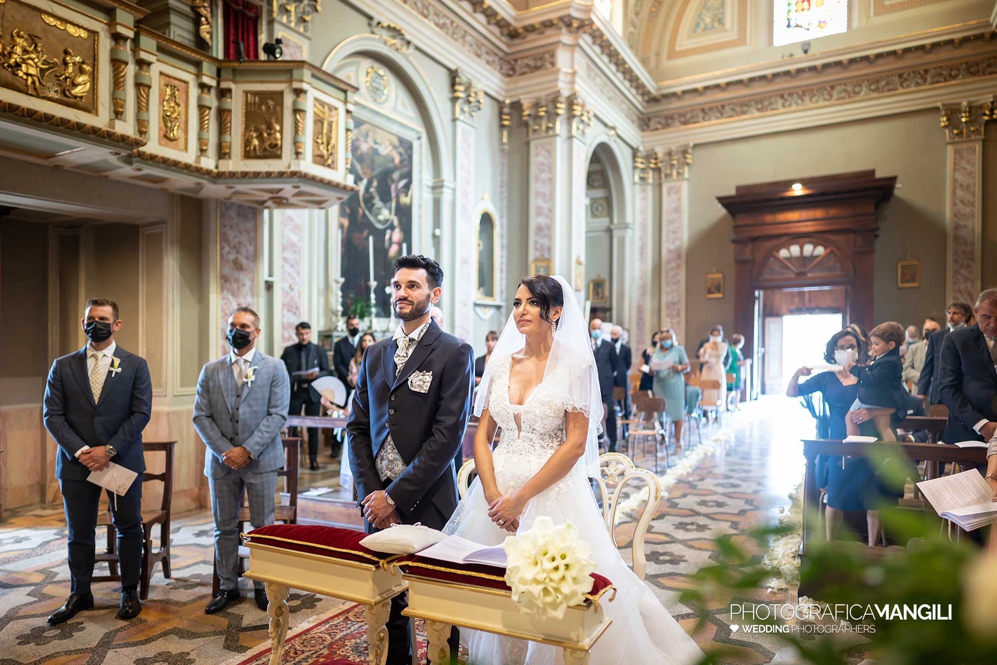 031 fotografo matrimonio reportage real wedding sposi cerimonia religiosa chiesa castello rossino calolziocorte lago como lecco 031 fotografo matrimonio reportage real wedding sposi cerimonia religiosa chiesa castello rossino calolziocorte lago como lecco