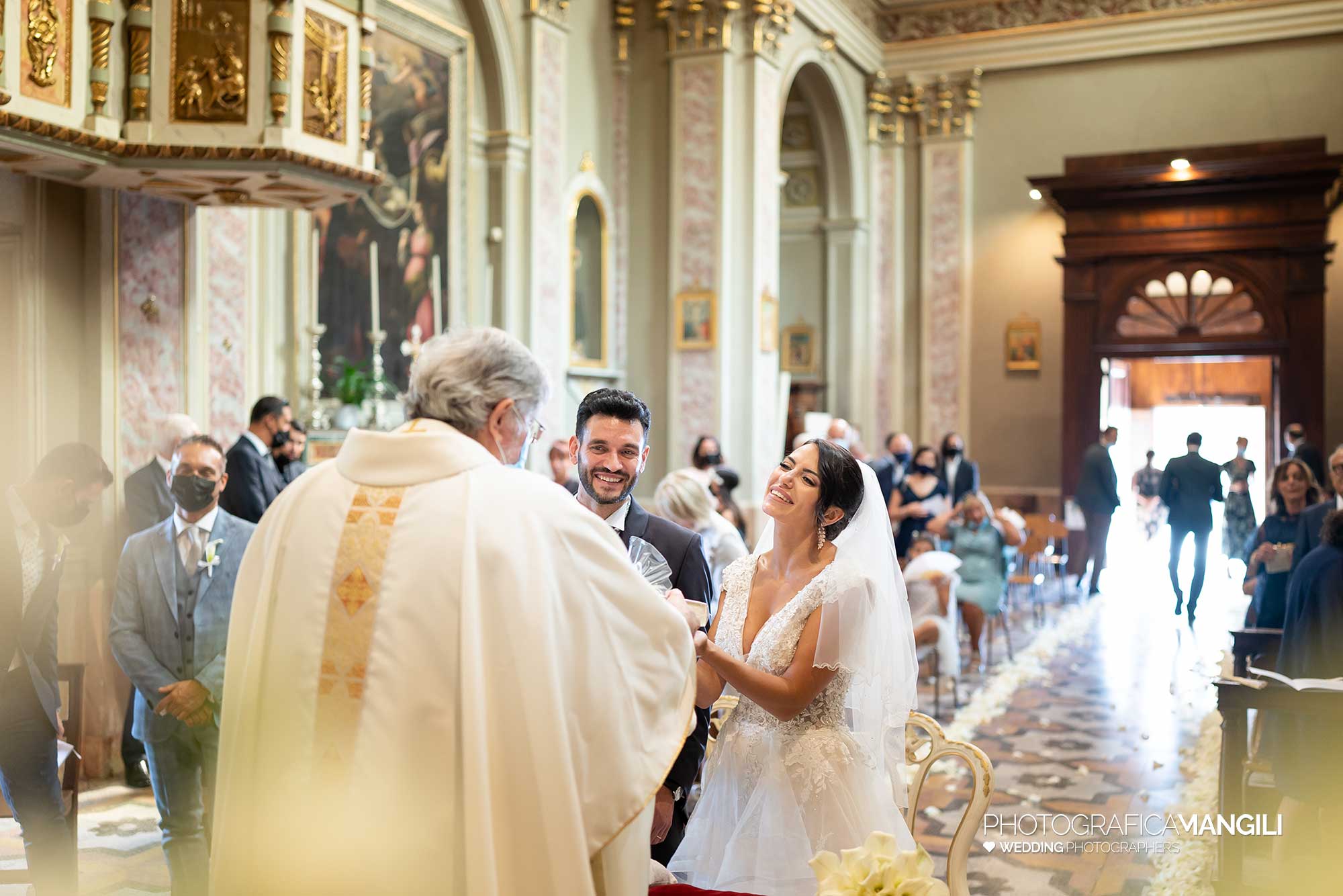 033 fotografo matrimonio reportage real wedding sposi cerimonia religiosa chiesa castello rossino calolziocorte lago como lecco 033 fotografo matrimonio reportage real wedding sposi cerimonia religiosa chiesa castello rossino calolziocorte lago como lecco
