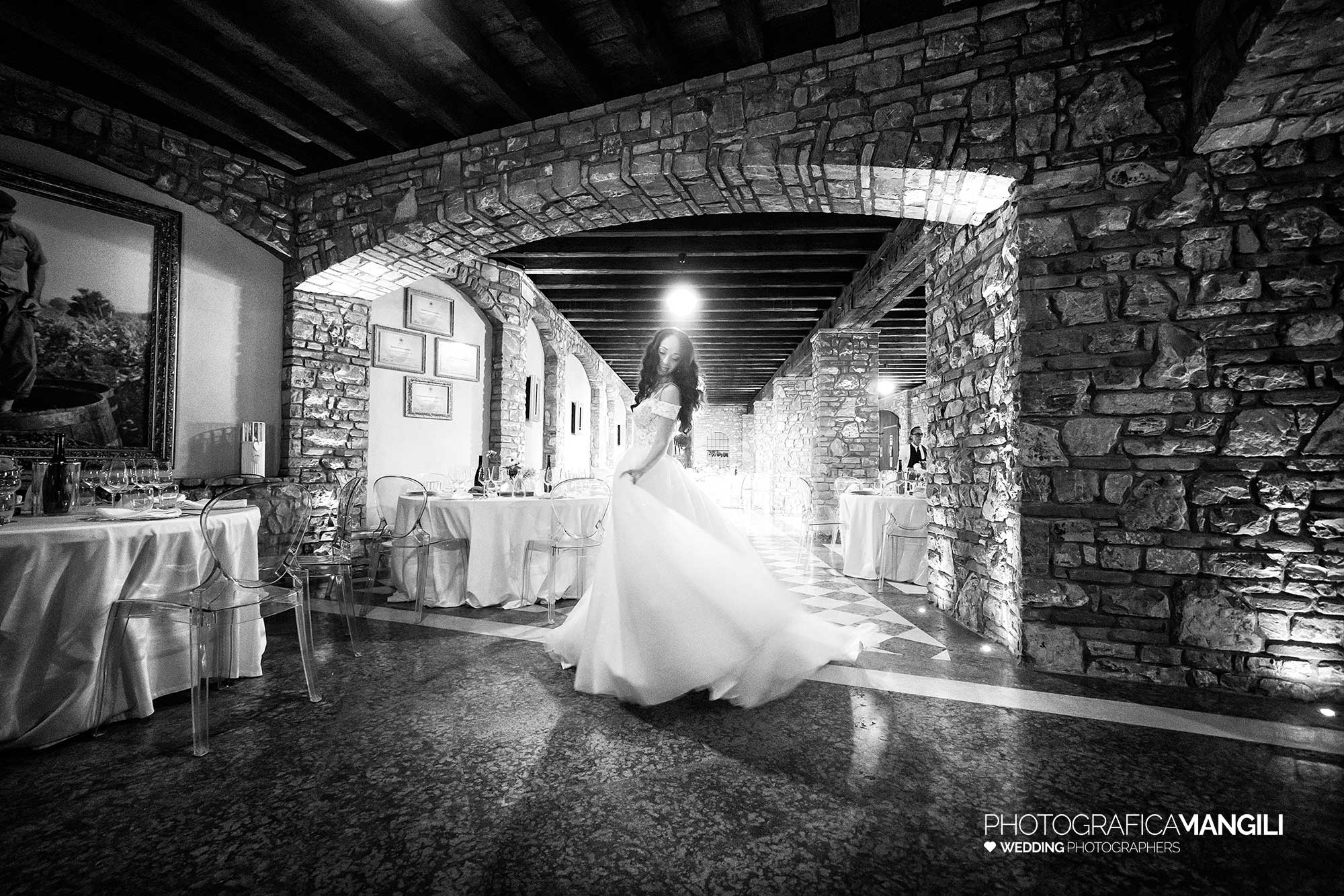 034 fotografo matrimonio reportage wedding sposa sala pranzo ritratto villa mattioli lesmo monza brianza 034 fotografo matrimonio reportage wedding sposa sala pranzo ritratto villa mattioli lesmo monza brianza