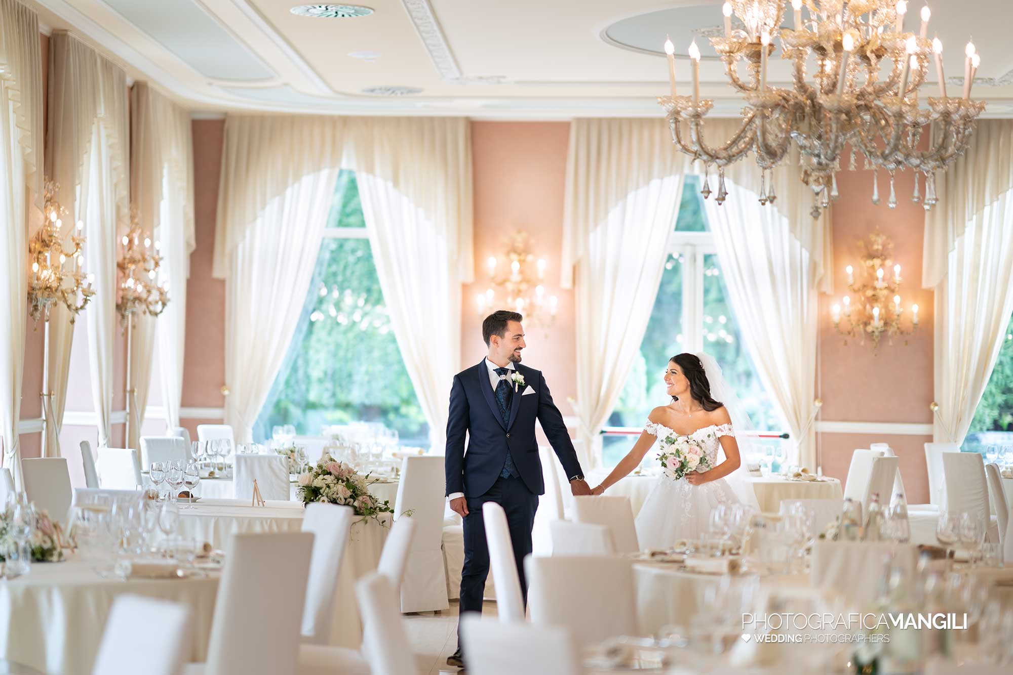 035 fotografo matrimonio reportage wedding ritratto sposi villa mattioli sala pranzo lesmo monza brianza 035 fotografo matrimonio reportage wedding ritratto sposi villa mattioli sala pranzo lesmo monza brianza