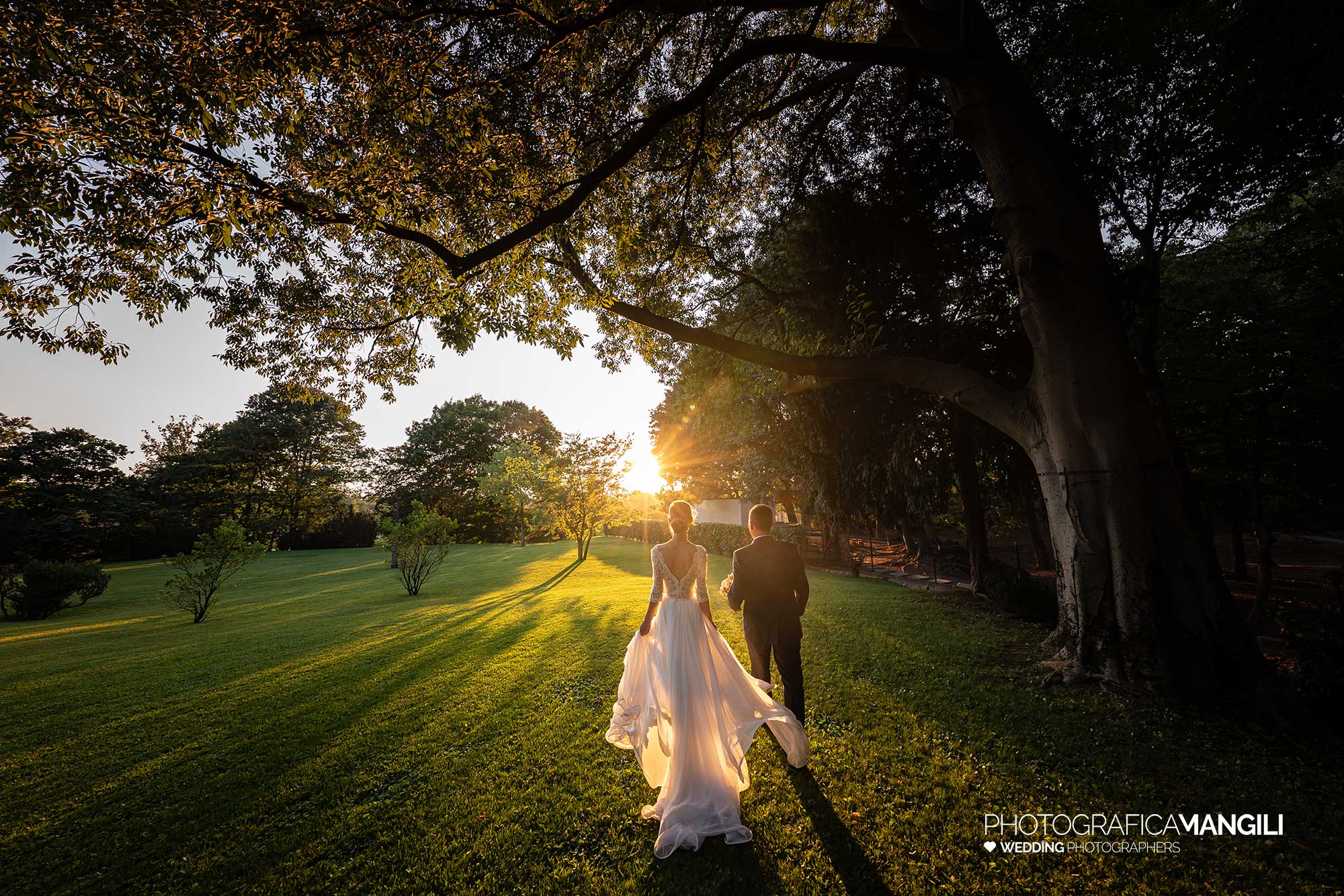 037 fotografo matrimonio reportage wedding ritratto sposi controluce tramonto villa mattioli lesmo monza brianza 037 fotografo matrimonio reportage wedding ritratto sposi controluce tramonto villa mattioli lesmo monza brianza