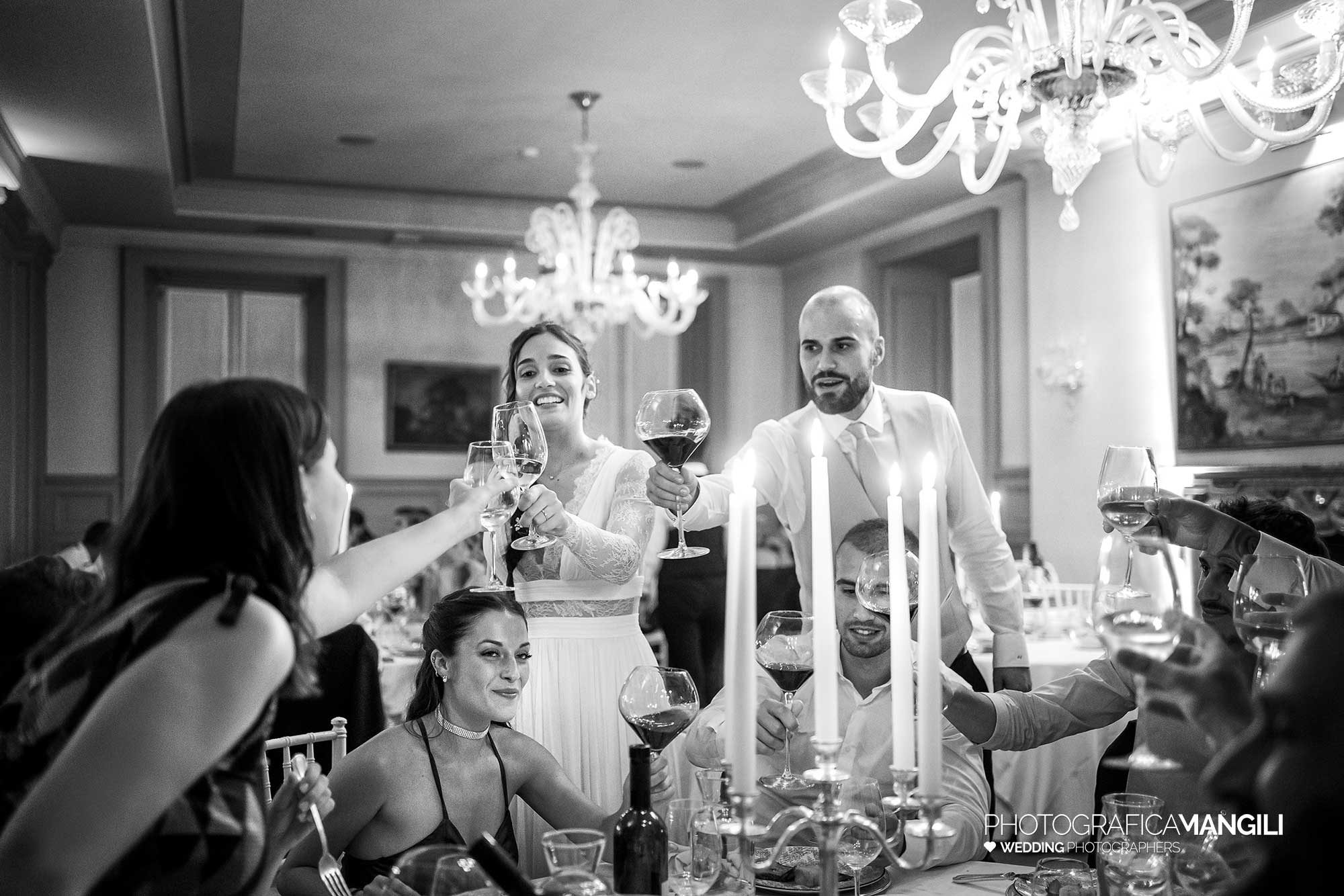 037 fotografo matrimonio reportage wedding sposi brindisi amici villa acquaroli carvico bergamo 037 fotografo matrimonio reportage wedding sposi brindisi amici villa acquaroli carvico bergamo