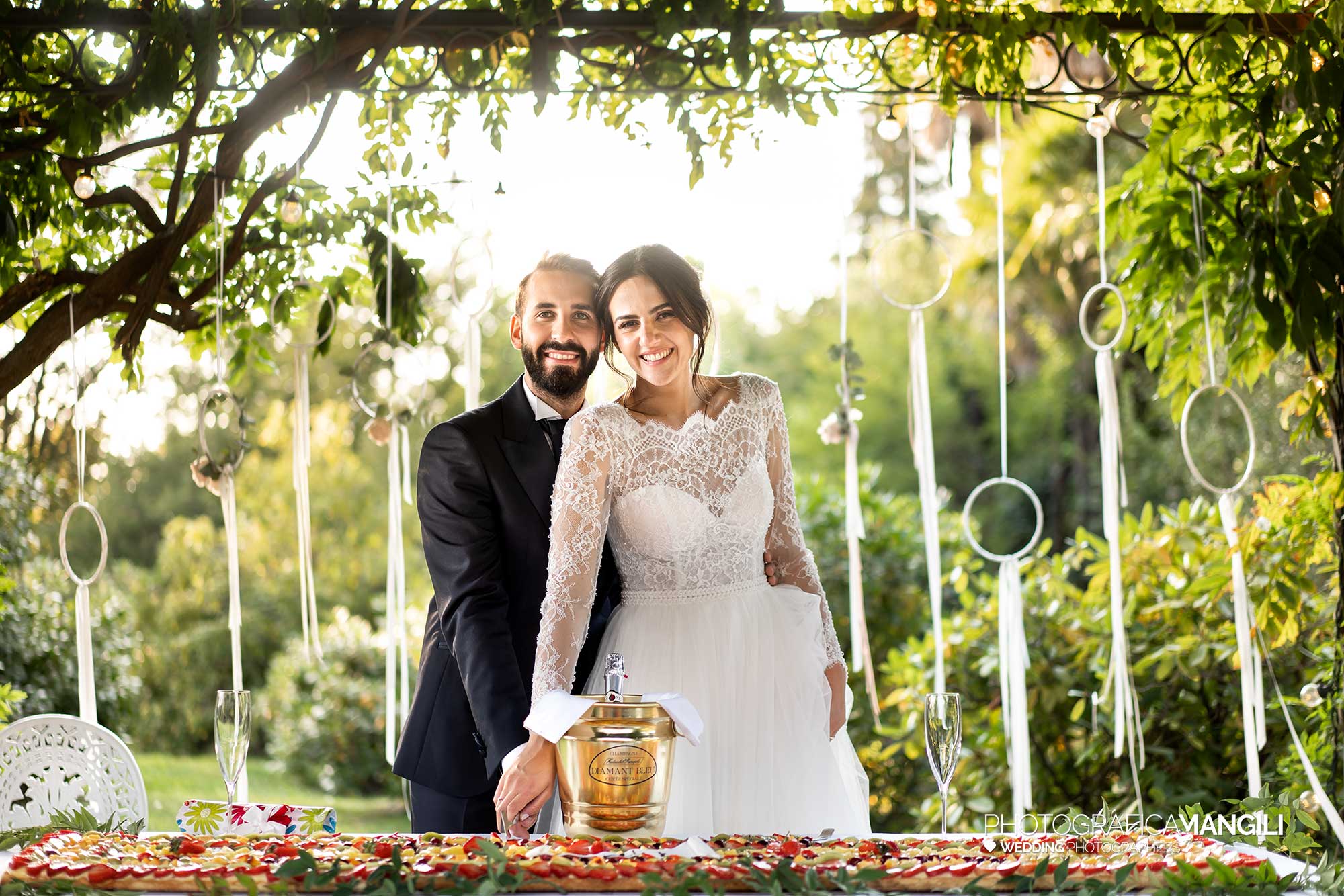 039 fotografo matrimonio reportage wedding ritratto sposi taglio torta villa paradeisos carvico varese 039 fotografo matrimonio reportage wedding ritratto sposi taglio torta villa paradeisos carvico varese