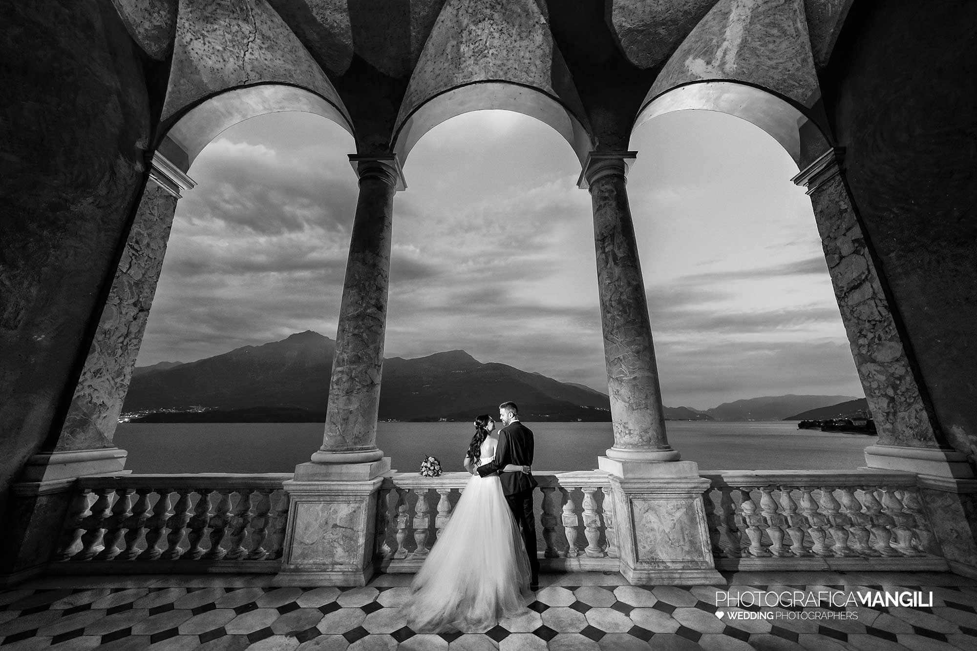 039 reportage foto matrimonio wedding ritratto sposi arcate palazzo gallio gravedona lago como 039 reportage foto matrimonio wedding ritratto sposi arcate palazzo gallio gravedona lago como