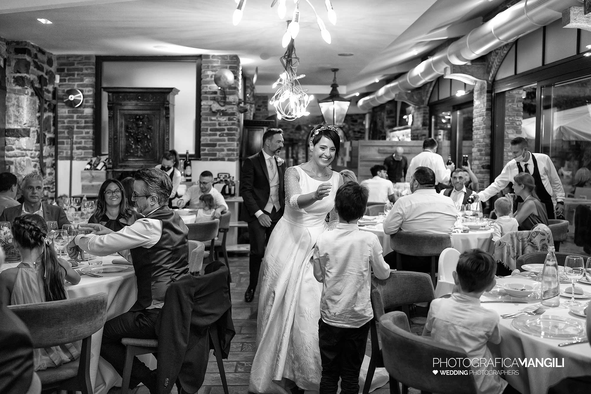 041 fotografo matrimonio reportage wedding ritratto ingresso sala sposi il nuovo bosco novedrate como 041 fotografo matrimonio reportage wedding ritratto ingresso sala sposi il nuovo bosco novedrate como