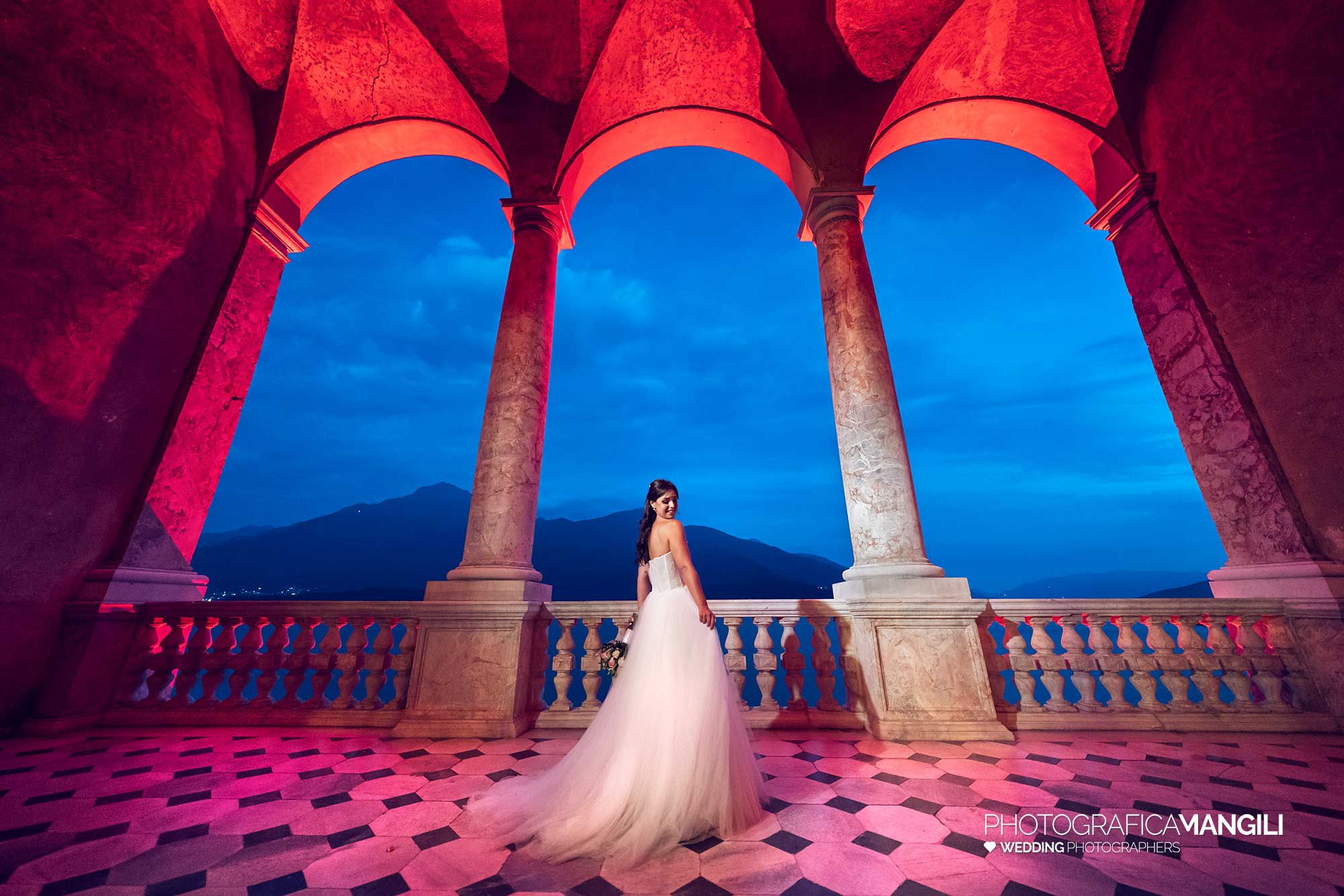 042 reportage foto matrimonio wedding ritratto sposa arcate palazzo gallio gravedona lago como 042 reportage foto matrimonio wedding ritratto sposa arcate palazzo gallio gravedona lago como