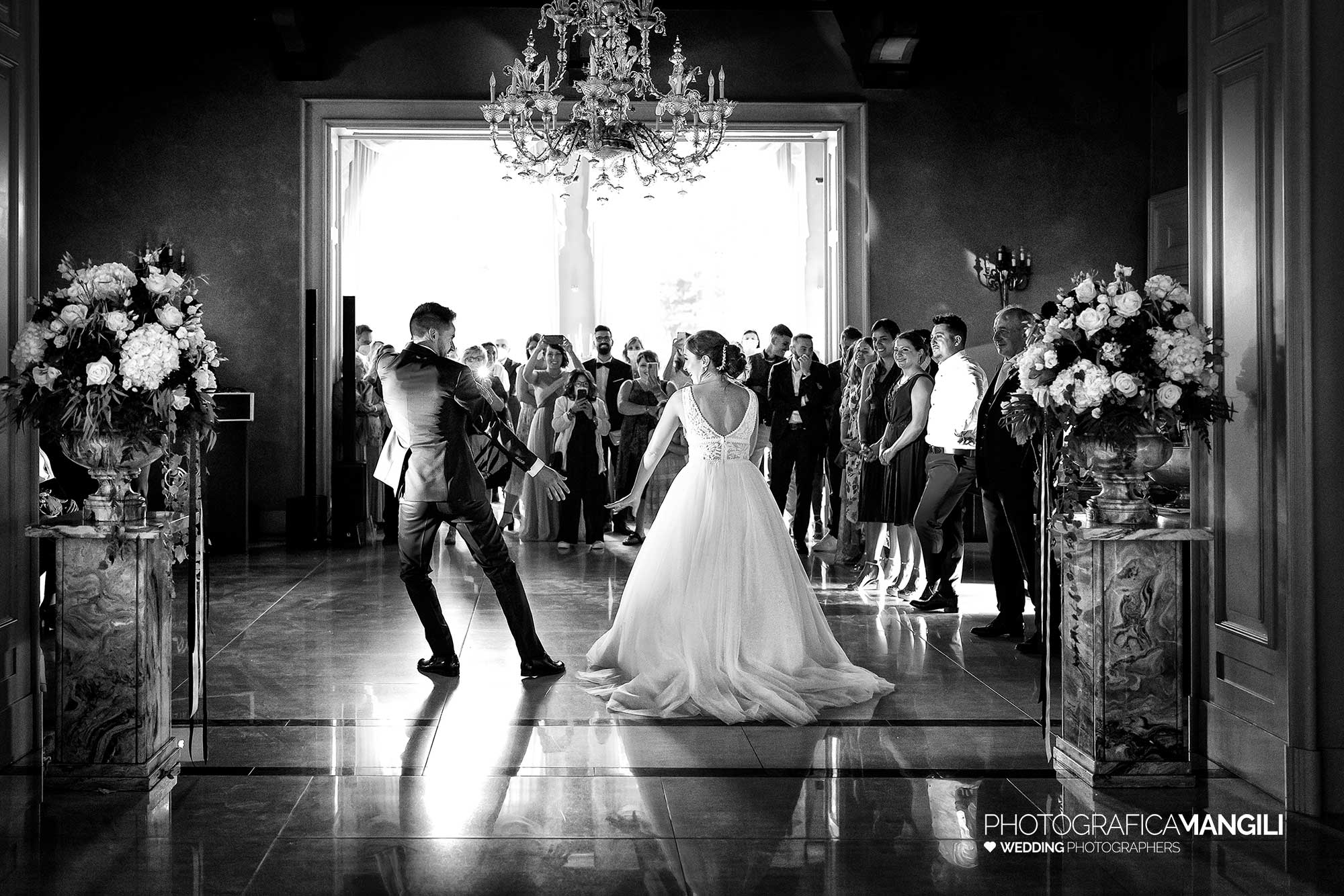 045 fotografo matrimonio reportage wedding sposi ballo villa mattioli lesmo monza brianza 045 fotografo matrimonio reportage wedding sposi ballo villa mattioli lesmo monza brianza