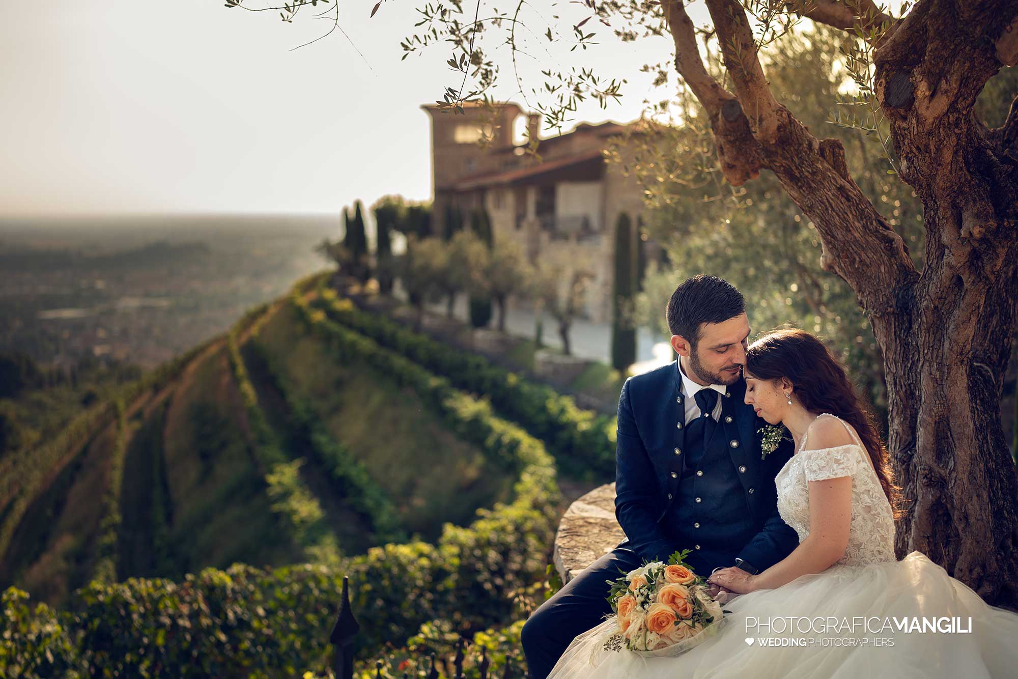 045 fotografo matrimonio reportage wedding sposi ritratto bacio romantico villa mattioli lesmo monza brianza 045 fotografo matrimonio reportage wedding sposi ritratto bacio romantico villa mattioli lesmo monza brianza