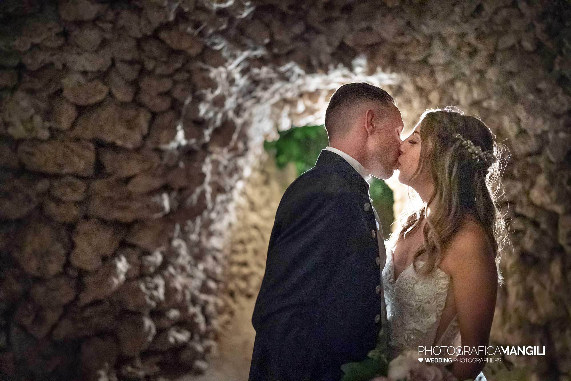 047 reportage foto matrimonio wedding ritratto sposi grotta parco bacio villa acquaroli carvico bergamo 1 047 reportage foto matrimonio wedding ritratto sposi grotta parco bacio villa acquaroli carvico bergamo 1