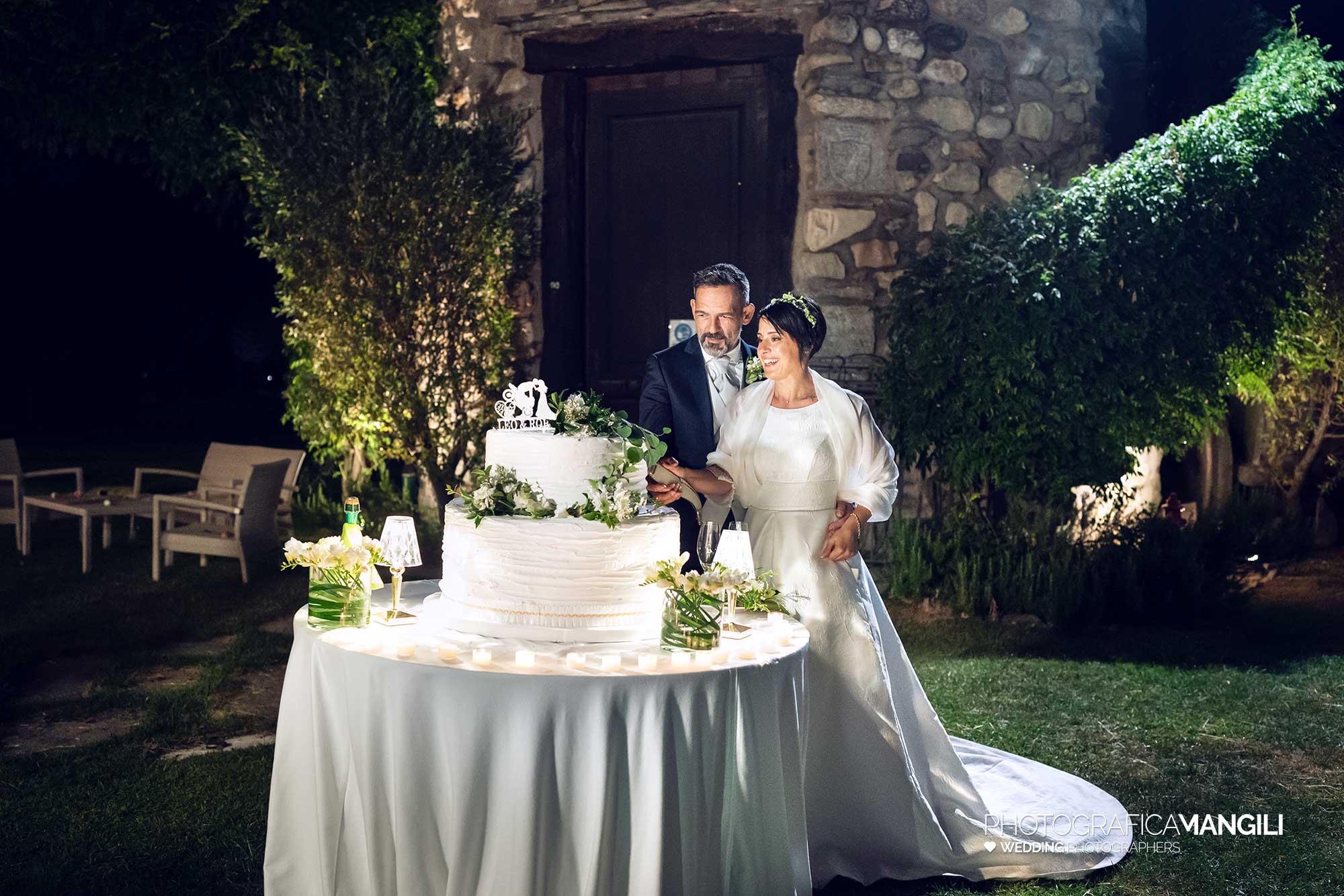 049 fotografo matrimonio reportage wedding ritratto sposi taglio torta il nuovo bosco novedrate como 049 fotografo matrimonio reportage wedding ritratto sposi taglio torta il nuovo bosco novedrate como