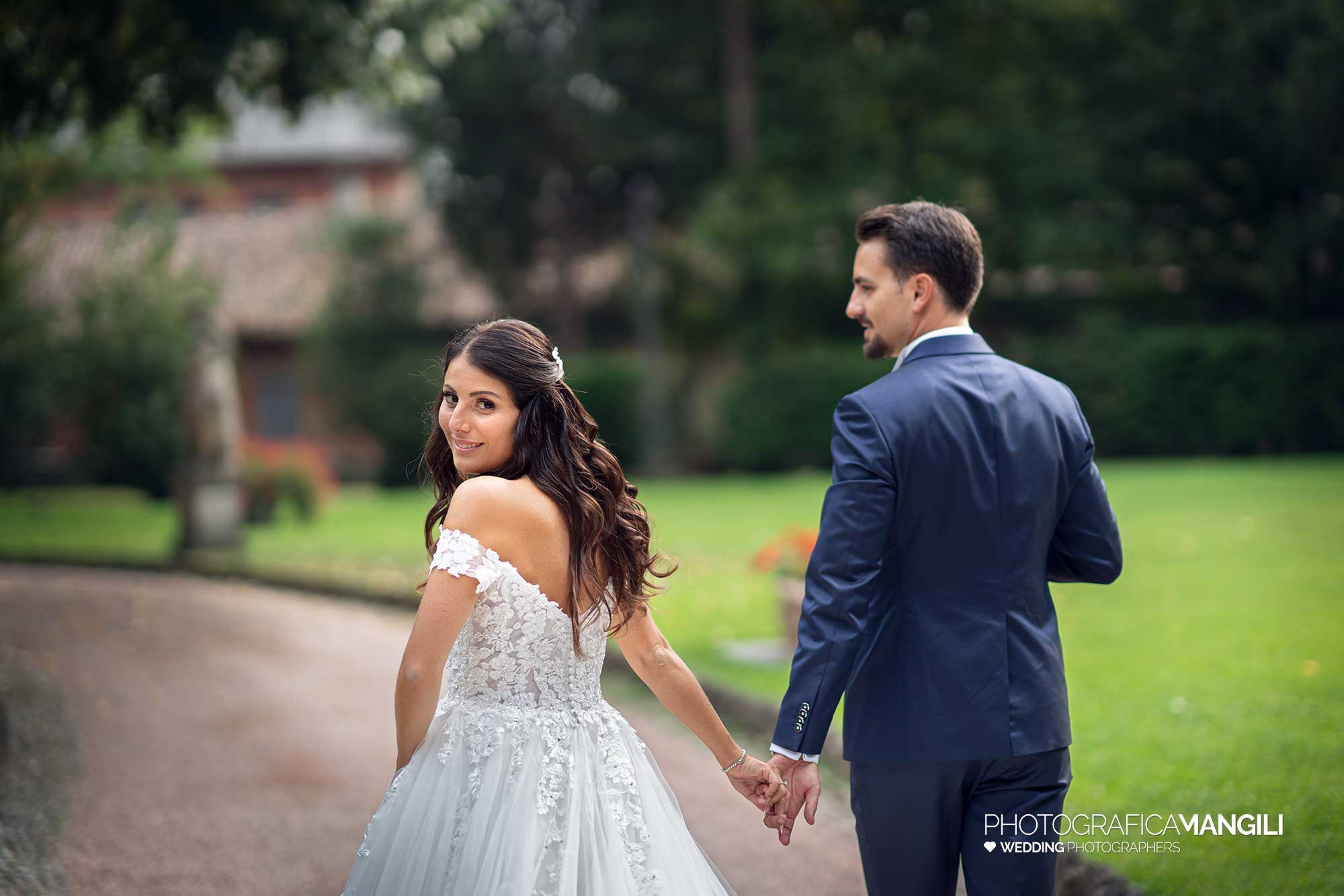 050 fotografo matrimonio reportage wedding ritratto sposi giardino villa mattioli lesmo monza brianza 050 fotografo matrimonio reportage wedding ritratto sposi giardino villa mattioli lesmo monza brianza