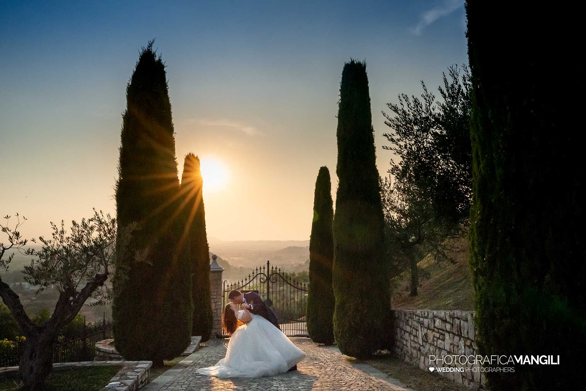 050 fotografo matrimonio reportage wedding sposi tramonto casquet ritratto villa mattioli lesmo monza brianza 050 fotografo matrimonio reportage wedding sposi tramonto casquet ritratto villa mattioli lesmo monza brianza