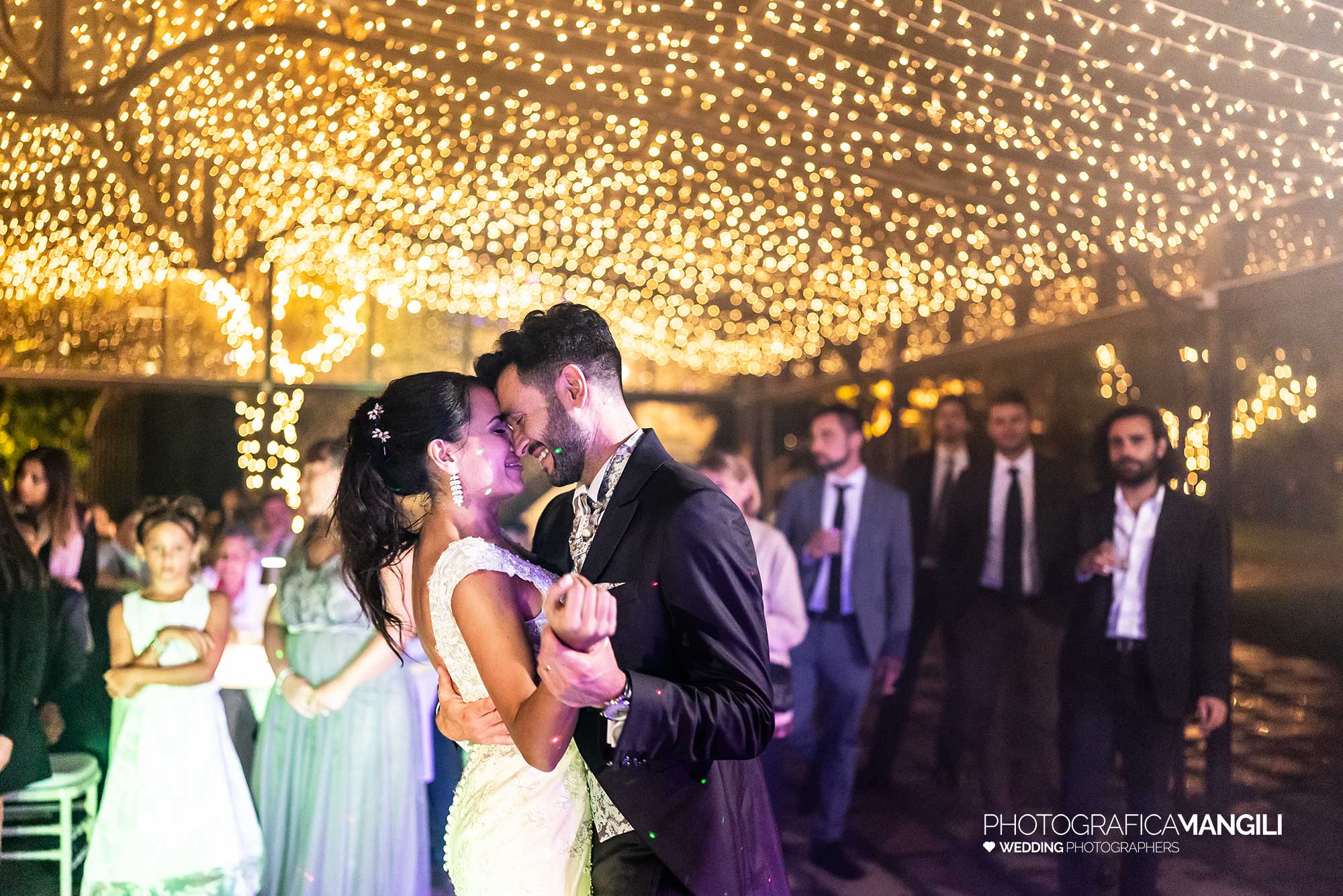 054 fotografo matrimonio reportage real wedding ballo sposi festa danza castello rossino calolziocorte lago como lecco 054 fotografo matrimonio reportage real wedding ballo sposi festa danza castello rossino calolziocorte lago como lecco