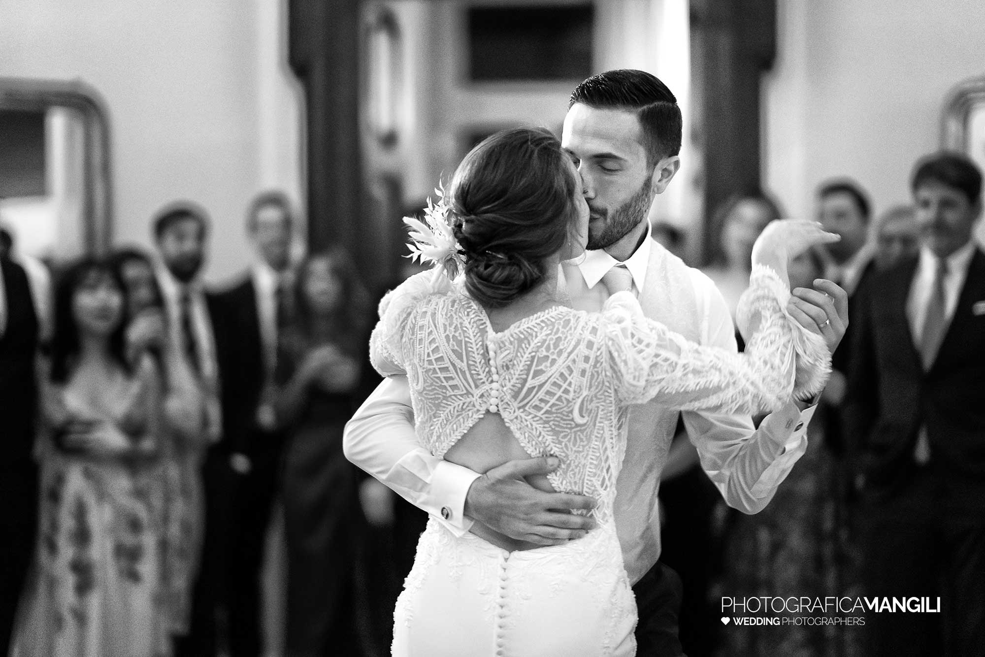 054 fotografo matrimonio reportage wedding ritratto sposi ballo bacio villa geno como 054 fotografo matrimonio reportage wedding ritratto sposi ballo bacio villa geno como
