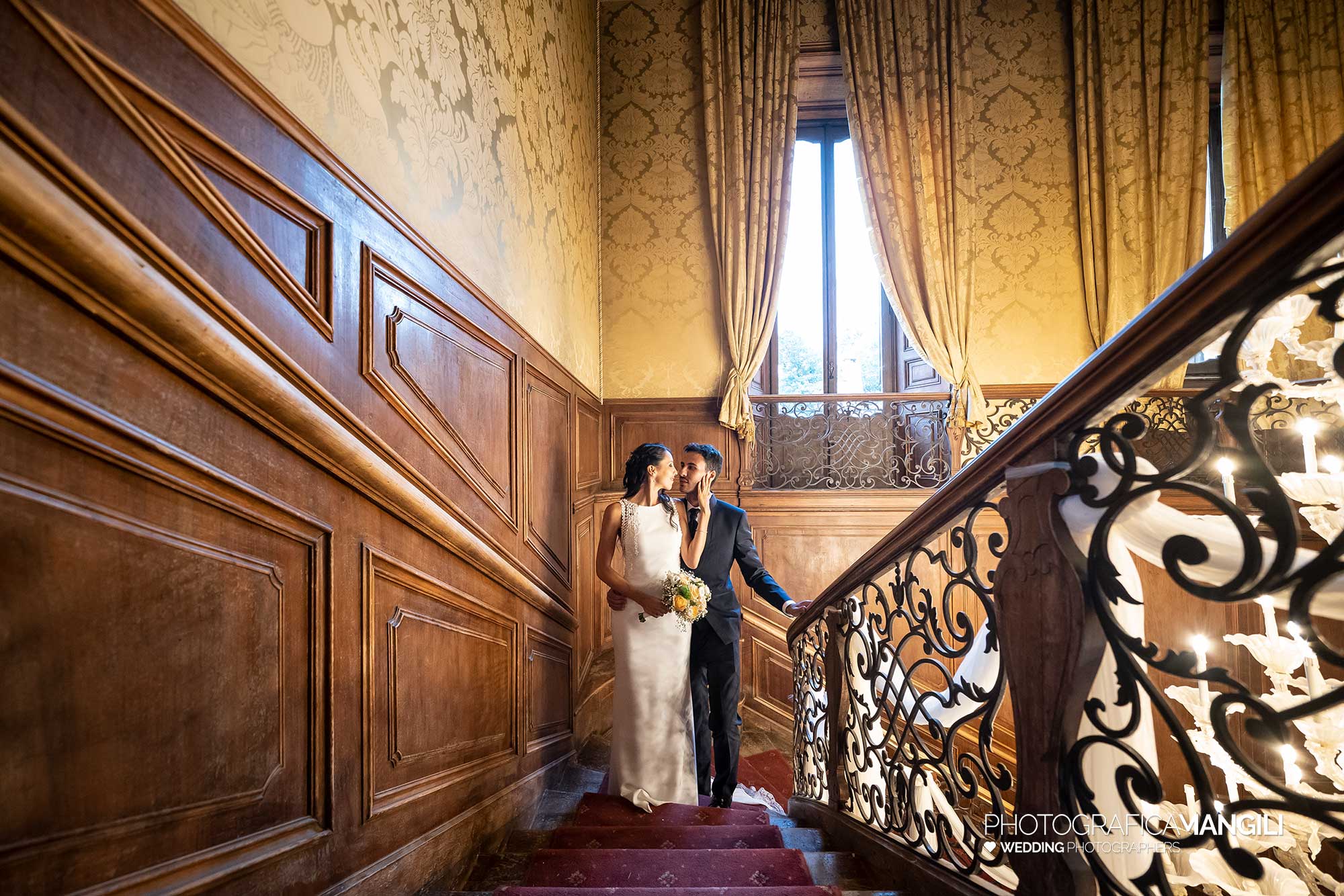 054 reportage foto matrimonio wedding ritratto sposi scala villa orsini colonna imbersago lecco 054 reportage foto matrimonio wedding ritratto sposi scala villa orsini colonna imbersago lecco