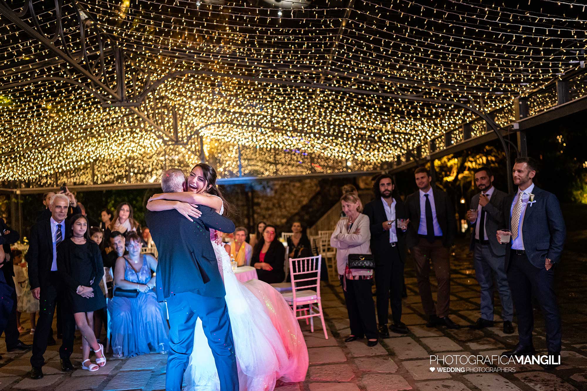 056 fotografo matrimonio reportage real wedding ballo sposa papà castello rossino calolziocorte lago como lecco 056 fotografo matrimonio reportage real wedding ballo sposa papà castello rossino calolziocorte lago como lecco
