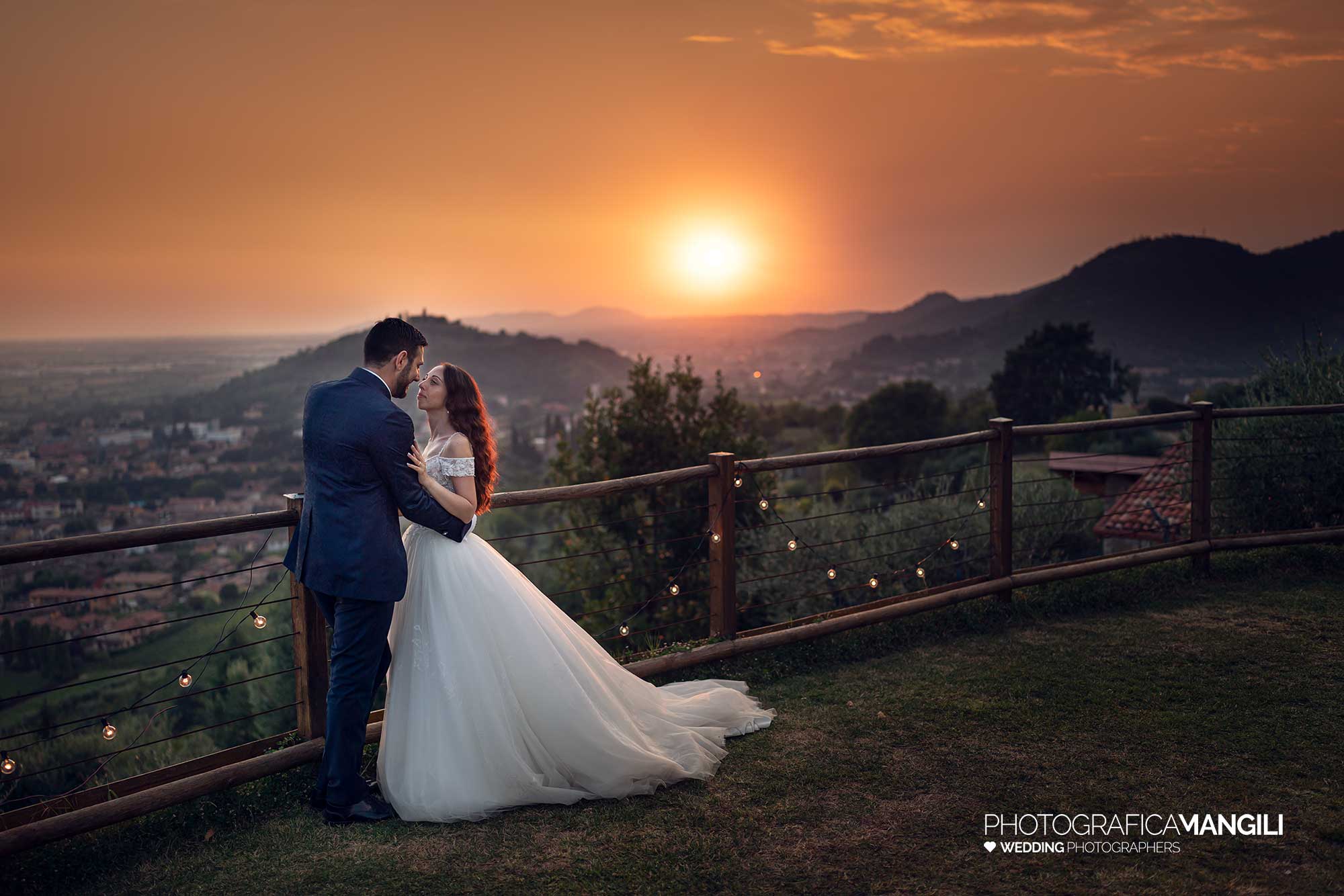 058 fotografo matrimonio reportage wedding sposi ritratto tramonto romantico villa mattioli lesmo monza brianza 058 fotografo matrimonio reportage wedding sposi ritratto tramonto romantico villa mattioli lesmo monza brianza