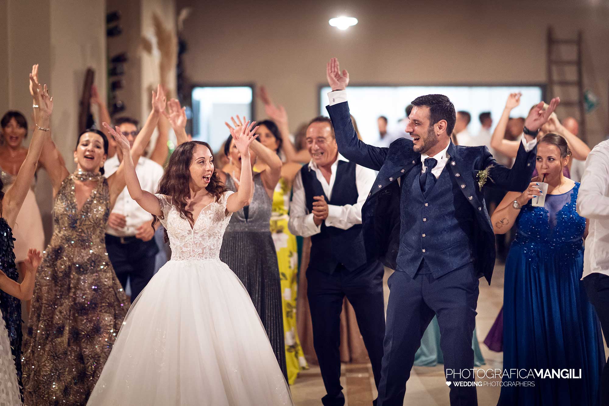 061 fotografo matrimonio reportage wedding sposi balli amici villa mattioli lesmo monza brianza 061 fotografo matrimonio reportage wedding sposi balli amici villa mattioli lesmo monza brianza