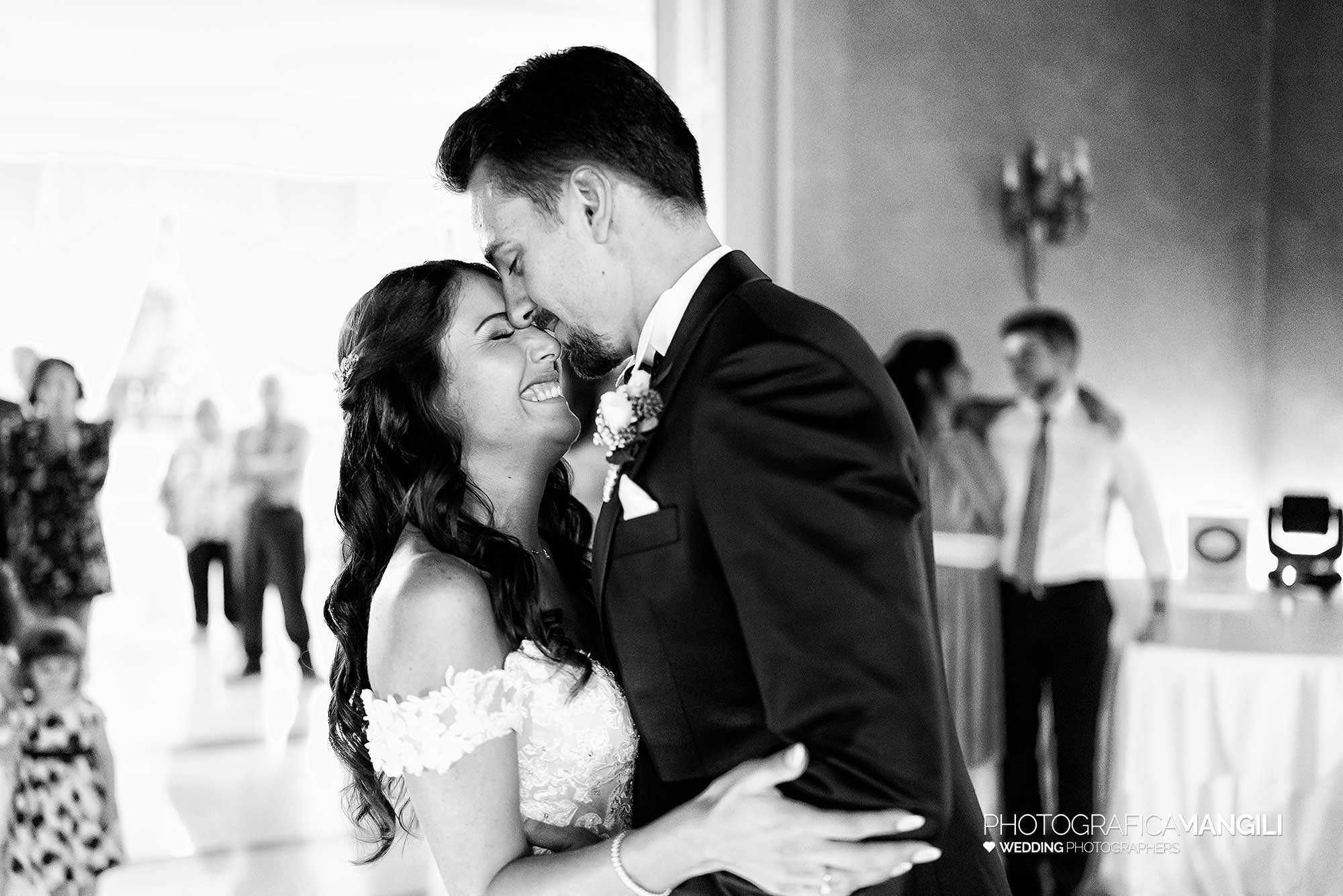 063 fotografo matrimonio reportage wedding ritratto sposi balli villa mattioli lesmo monza brianza 063 fotografo matrimonio reportage wedding ritratto sposi balli villa mattioli lesmo monza brianza