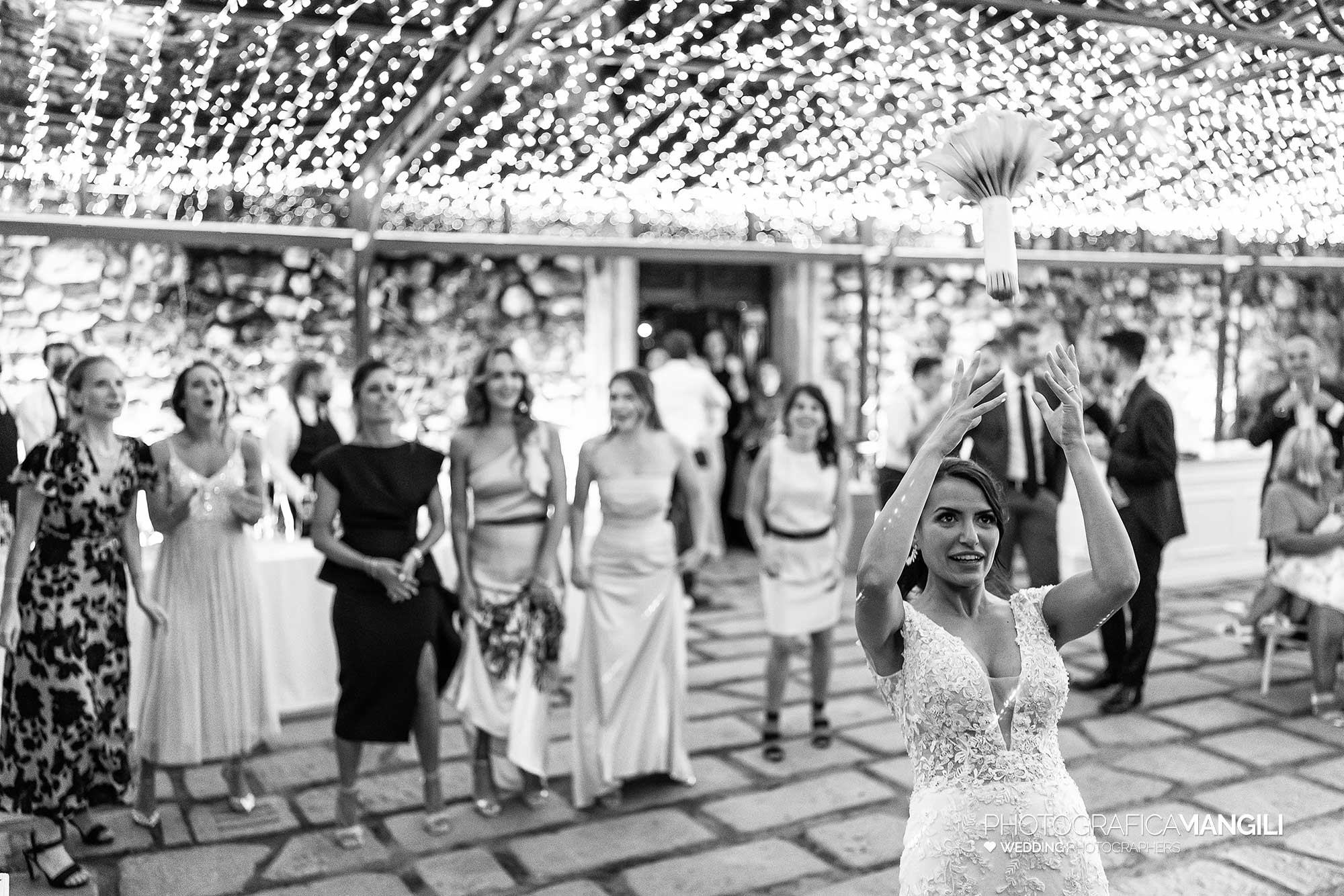 065 fotografo matrimonio reportage real wedding balli sposi festa amici danza castello rossino calolziocorte lago como lecco 065 fotografo matrimonio reportage real wedding balli sposi festa amici danza castello rossino calolziocorte lago como lecco