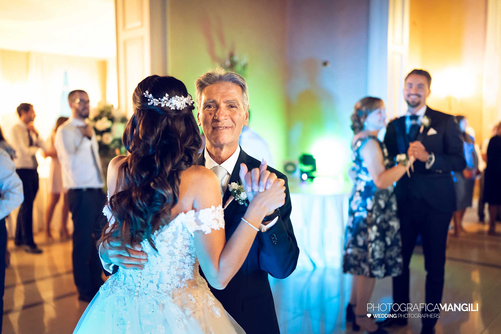 067 fotografo matrimonio reportage wedding ritratto sposi balli villa mattioli lesmo monza brianza 067 fotografo matrimonio reportage wedding ritratto sposi balli villa mattioli lesmo monza brianza