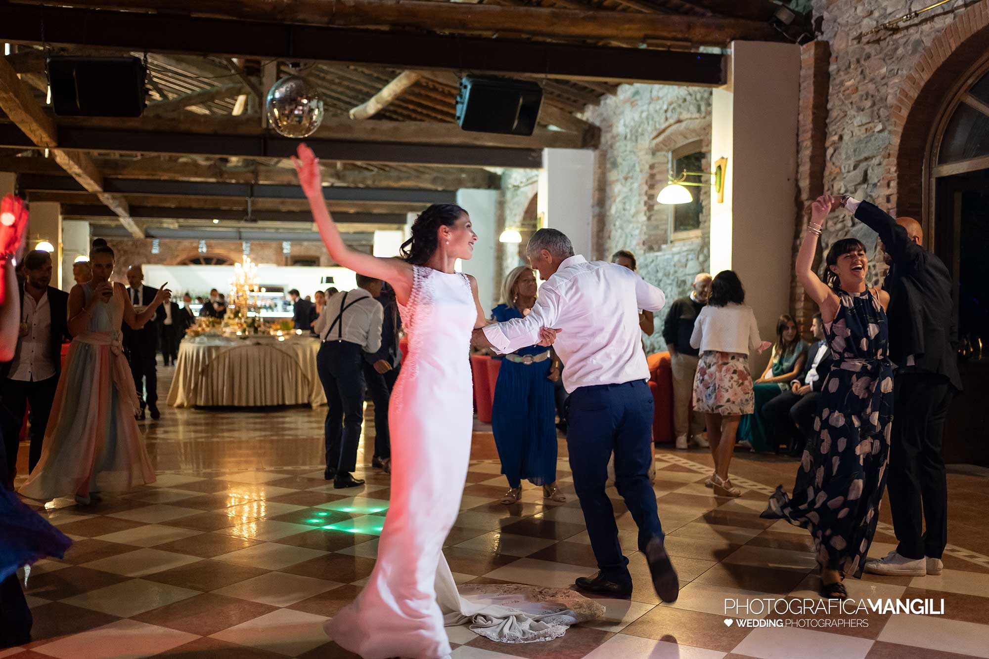 070 reportage foto matrimonio wedding ritratto sposi balli festa villa orsini colonna imbersago lecco 070 reportage foto matrimonio wedding ritratto sposi balli festa villa orsini colonna imbersago lecco