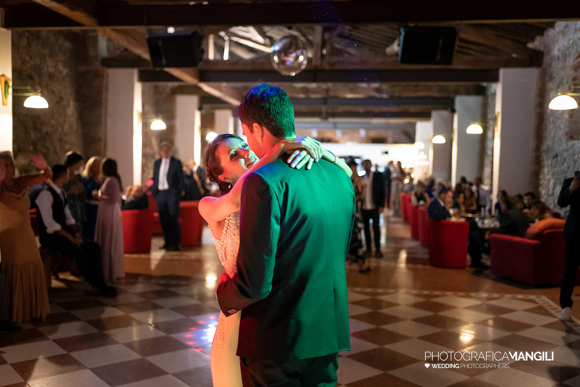 073 reportage foto matrimonio wedding ritratto sposi primo ballo festa villa orsini colonna imbersago lecco 073 reportage foto matrimonio wedding ritratto sposi primo ballo festa villa orsini colonna imbersago lecco