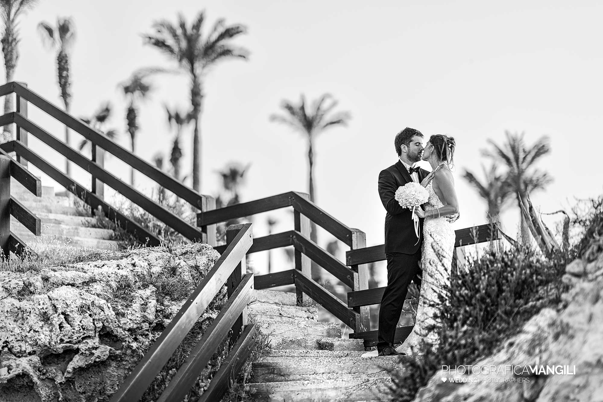 078 fotografo matrimonio reportage destination wedding italy sposi mare spiaggia siracusa gran hotel minareto sicilia italia 078 fotografo matrimonio reportage destination wedding italy sposi mare spiaggia siracusa gran hotel minareto sicilia italia