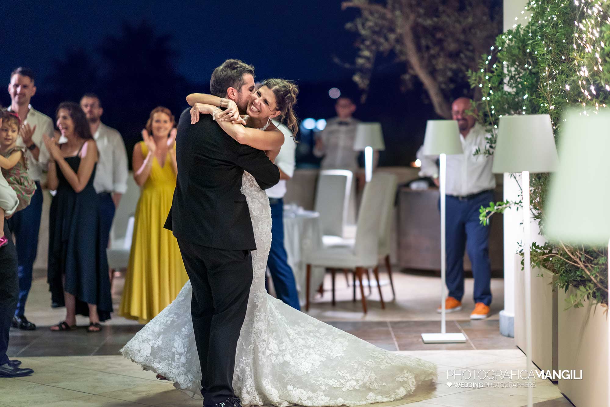 097 fotografo matrimonio reportage destination wedding italy sposi balli festa siracusa gran hotel minareto sicilia italia 097 fotografo matrimonio reportage destination wedding italy sposi balli festa siracusa gran hotel minareto sicilia italia