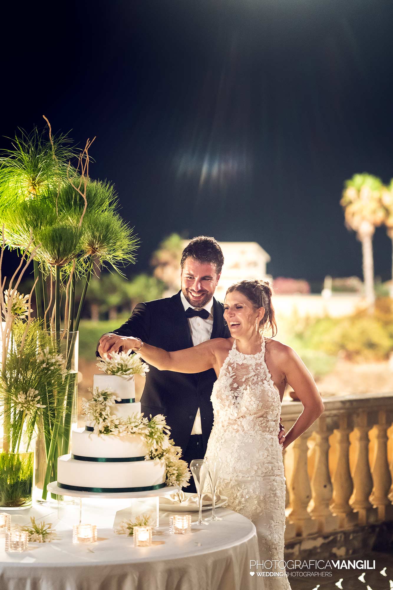 099 fotografo matrimonio reportage destination wedding italy sposi taglio torta siracusa gran hotel minareto sicilia italia 099 fotografo matrimonio reportage destination wedding italy sposi taglio torta siracusa gran hotel minareto sicilia italia