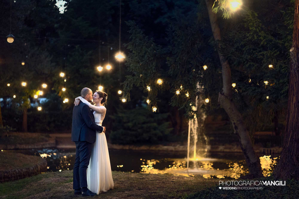 000 fotografo matrimonio reportage wedding sposi fontana laghetto villa acquaroli carvico bergamo