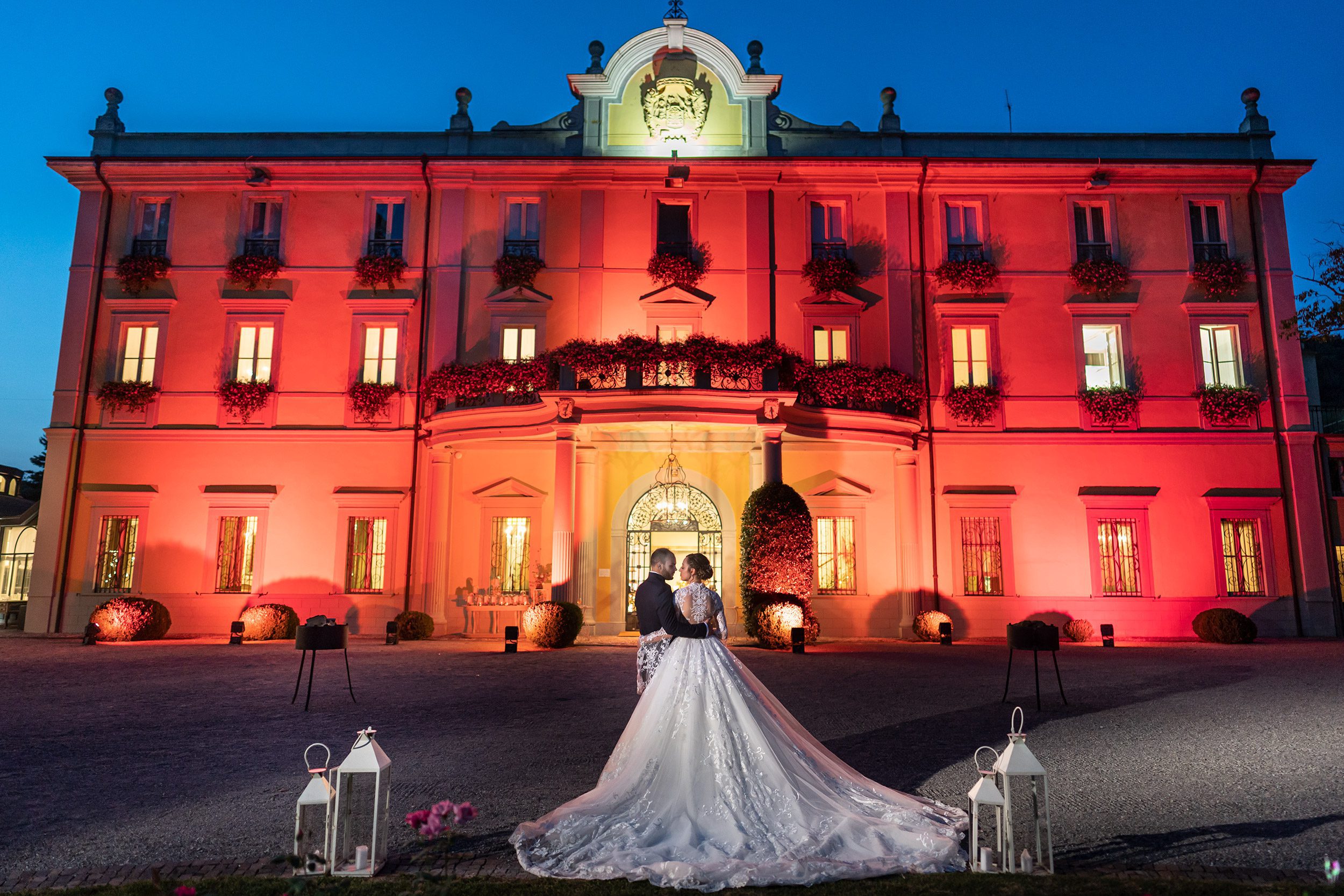 000 fotografo matrimonio reportage wedding sposi ritratto luce blu villa acquaroli carvico bergamo