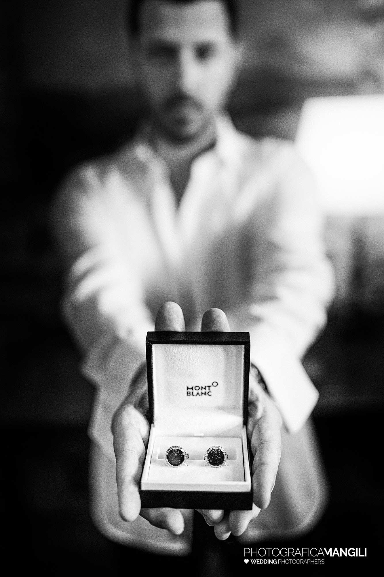 001 fotografo matrimonio reportage wedding preparazione sposo gemelli castello rossino calolziocorte lecco lago como 001 fotografo matrimonio reportage wedding preparazione sposo gemelli castello rossino calolziocorte lecco lago como