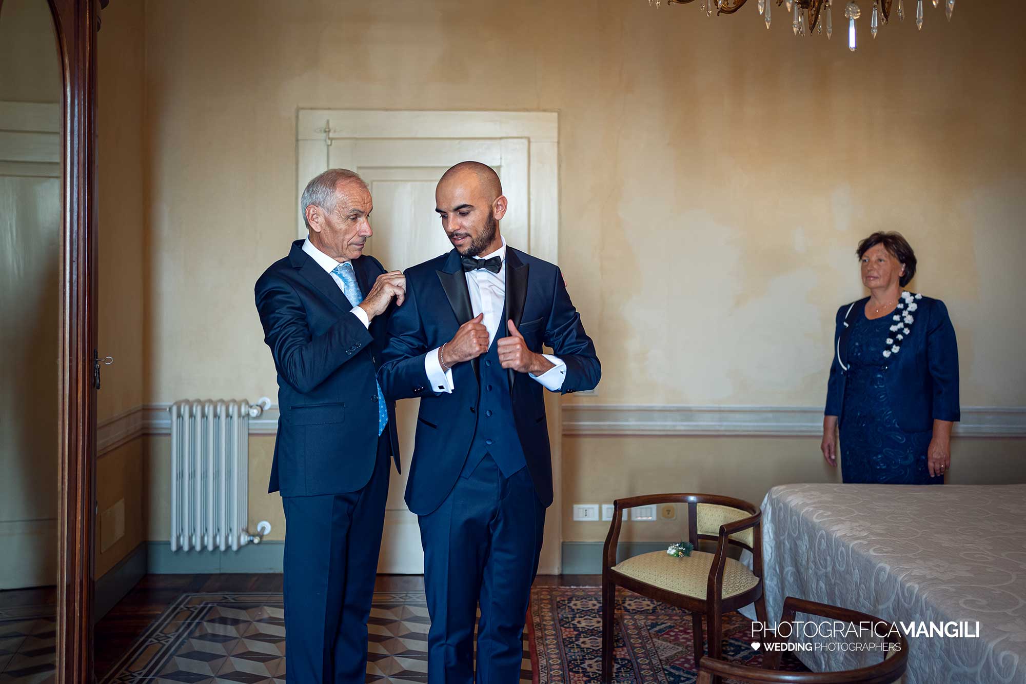 001 fotografo matrimonio reportage wedding sposo preparativi vestizione abito ritratto castello degli angeli carobbio degli angeli bergamo 001 fotografo matrimonio reportage wedding sposo preparativi vestizione abito ritratto castello degli angeli carobbio degli angeli bergamo