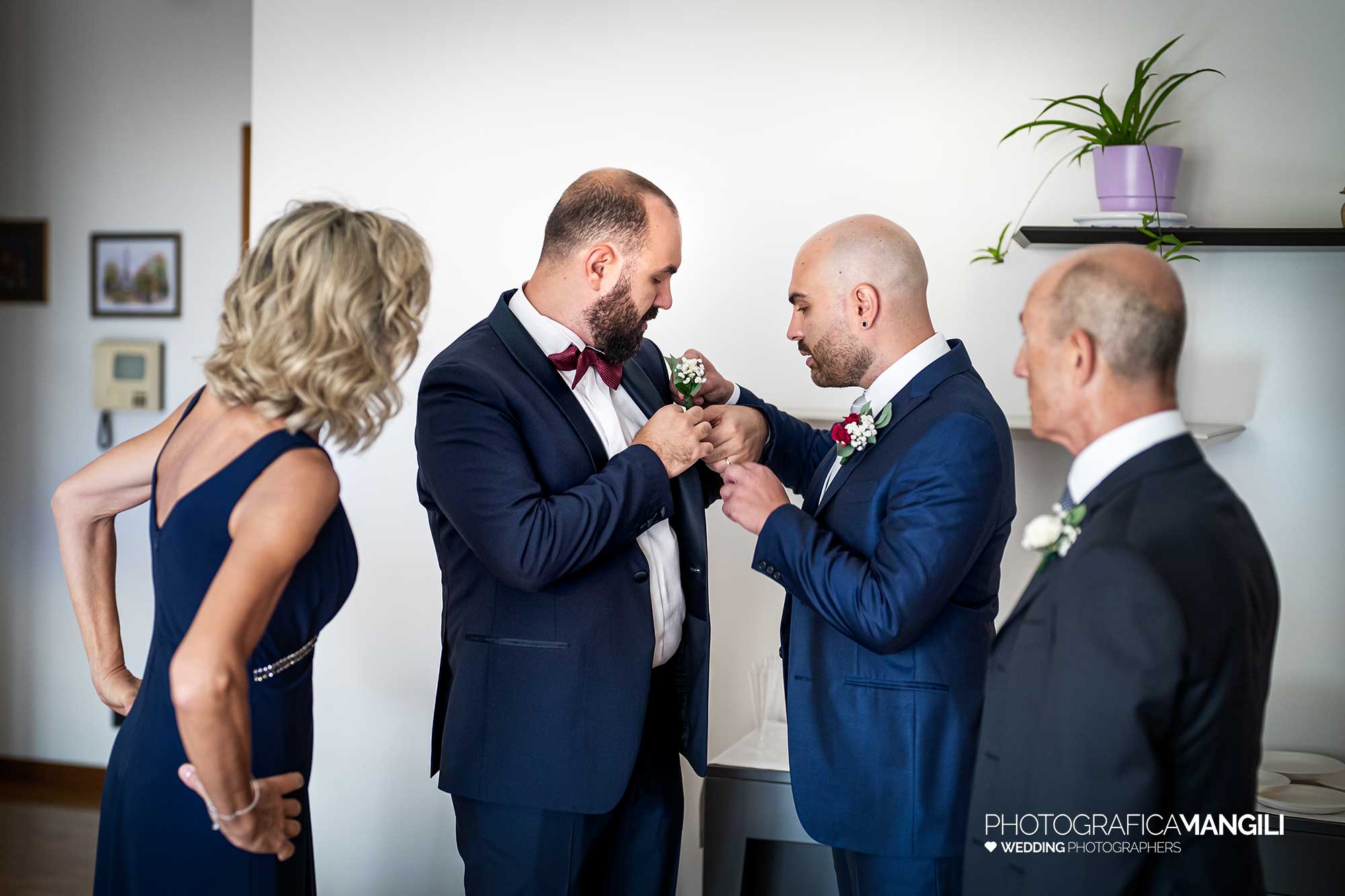 004 fotografo matrimonio reportage wedding preparazione famiglia sposo milano 004 fotografo matrimonio reportage wedding preparazione famiglia sposo milano