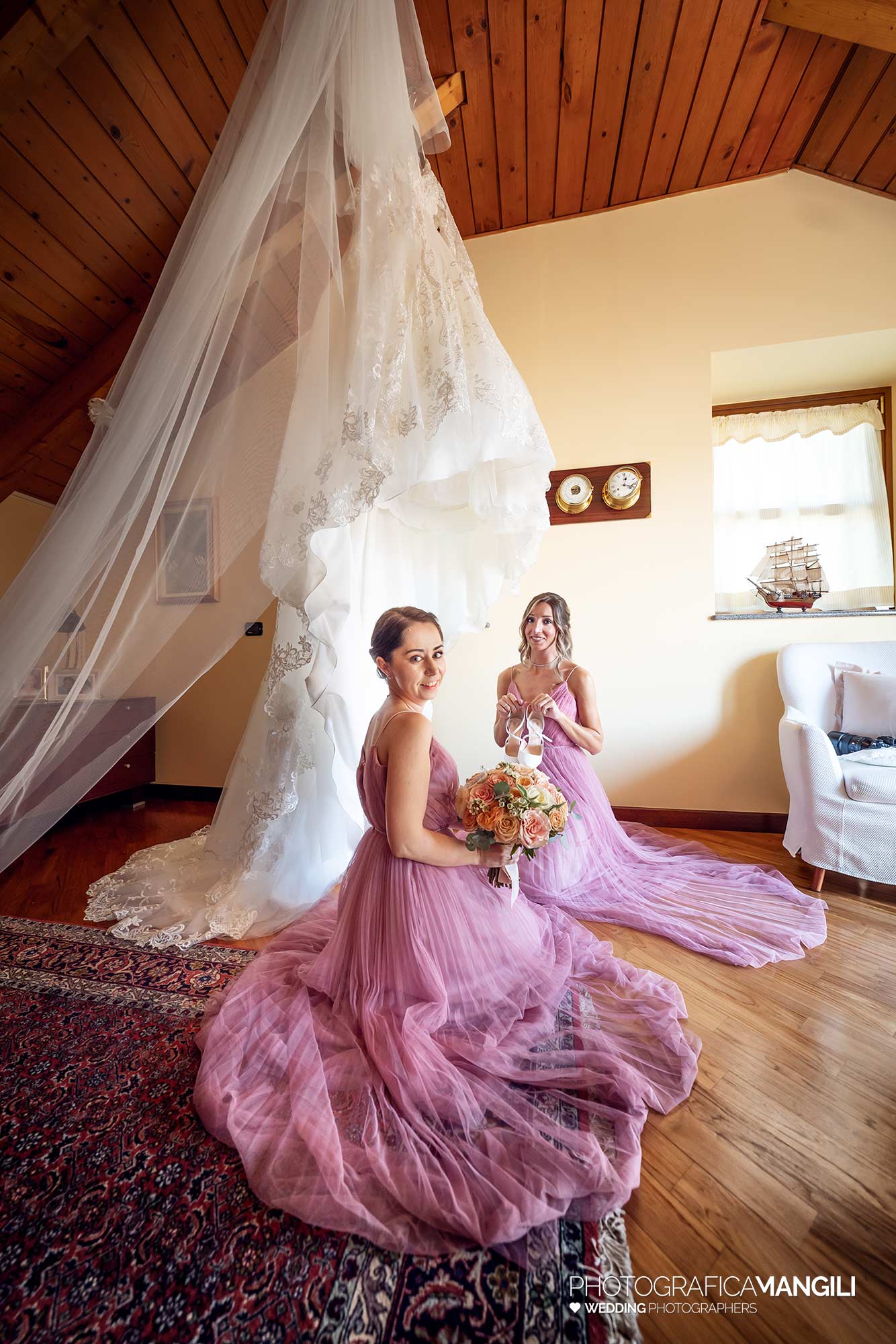 005 fotografo matrimonio reportage wedding preparazione vestito sposa damigelle rho milano 005 fotografo matrimonio reportage wedding preparazione vestito sposa damigelle rho milano