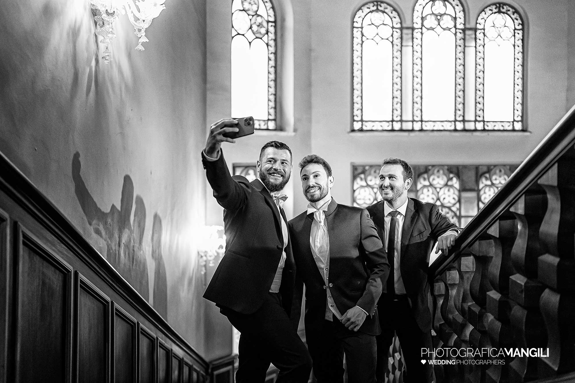 006 fotografo matrimonio reportage wedding selfie sposo testimoni villa ex magni rizzoli canzo como 006 fotografo matrimonio reportage wedding selfie sposo testimoni villa ex magni rizzoli canzo como