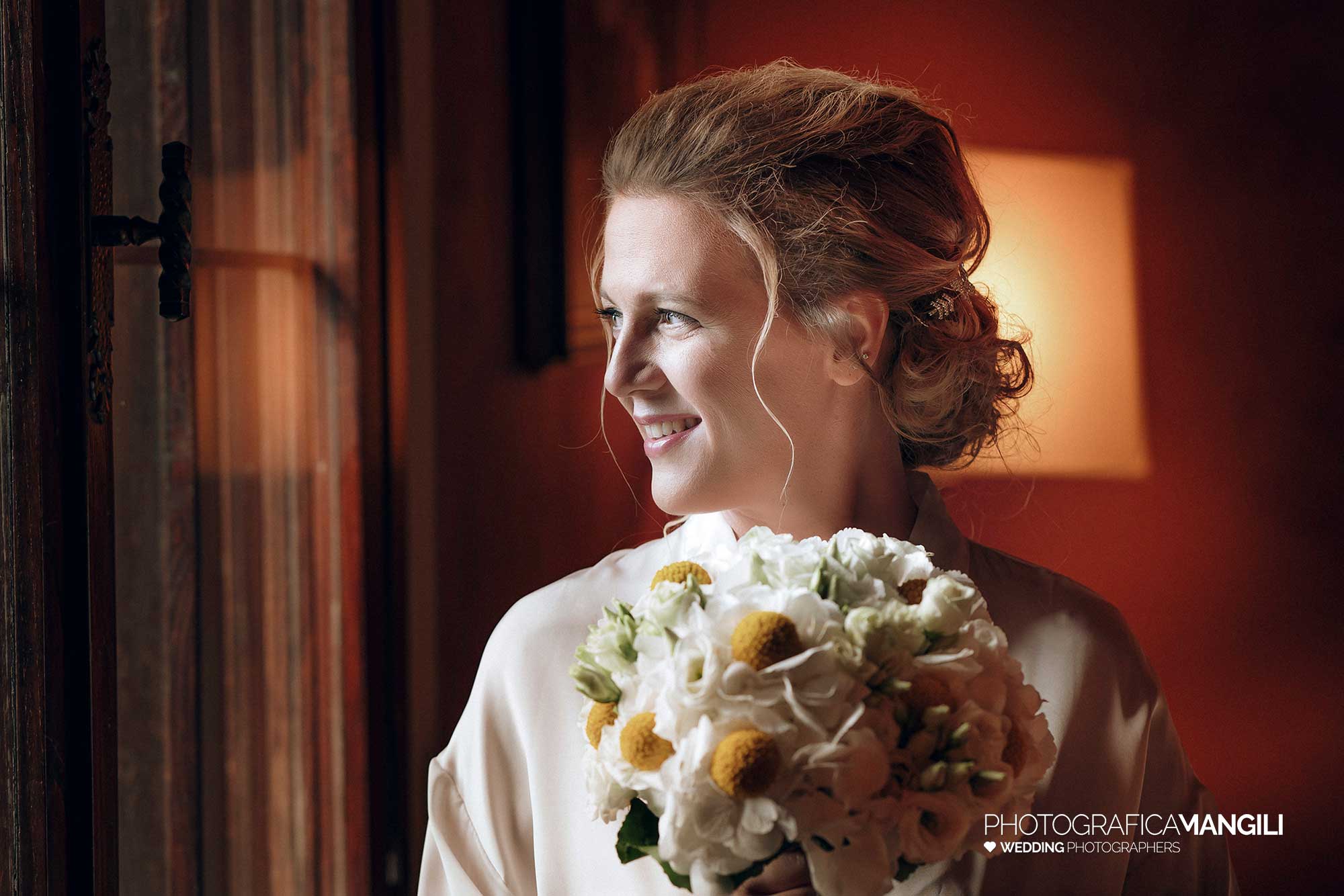 007 fotografo matrimonio reportage wedding sposa bride preparativi vestizione castello rossino calolziocorte lecco lago como 007 fotografo matrimonio reportage wedding sposa bride preparativi vestizione castello rossino calolziocorte lecco lago como