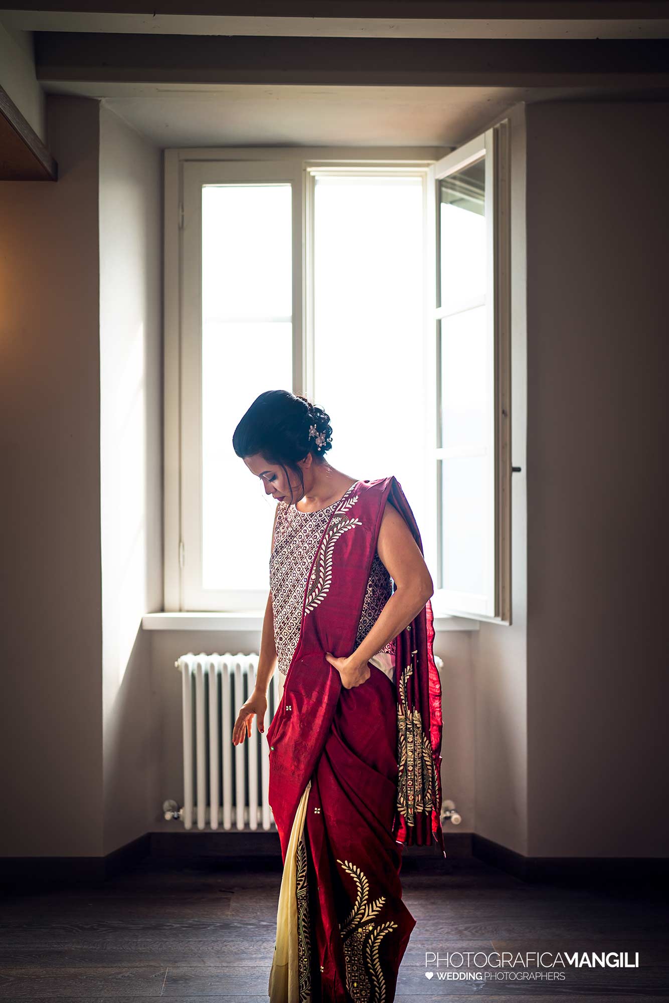 009 fotografo matrimonio reportage wedding sposa preparativi abito vestizione ritratto onno lecco 009 fotografo matrimonio reportage wedding sposa preparativi abito vestizione ritratto onno lecco