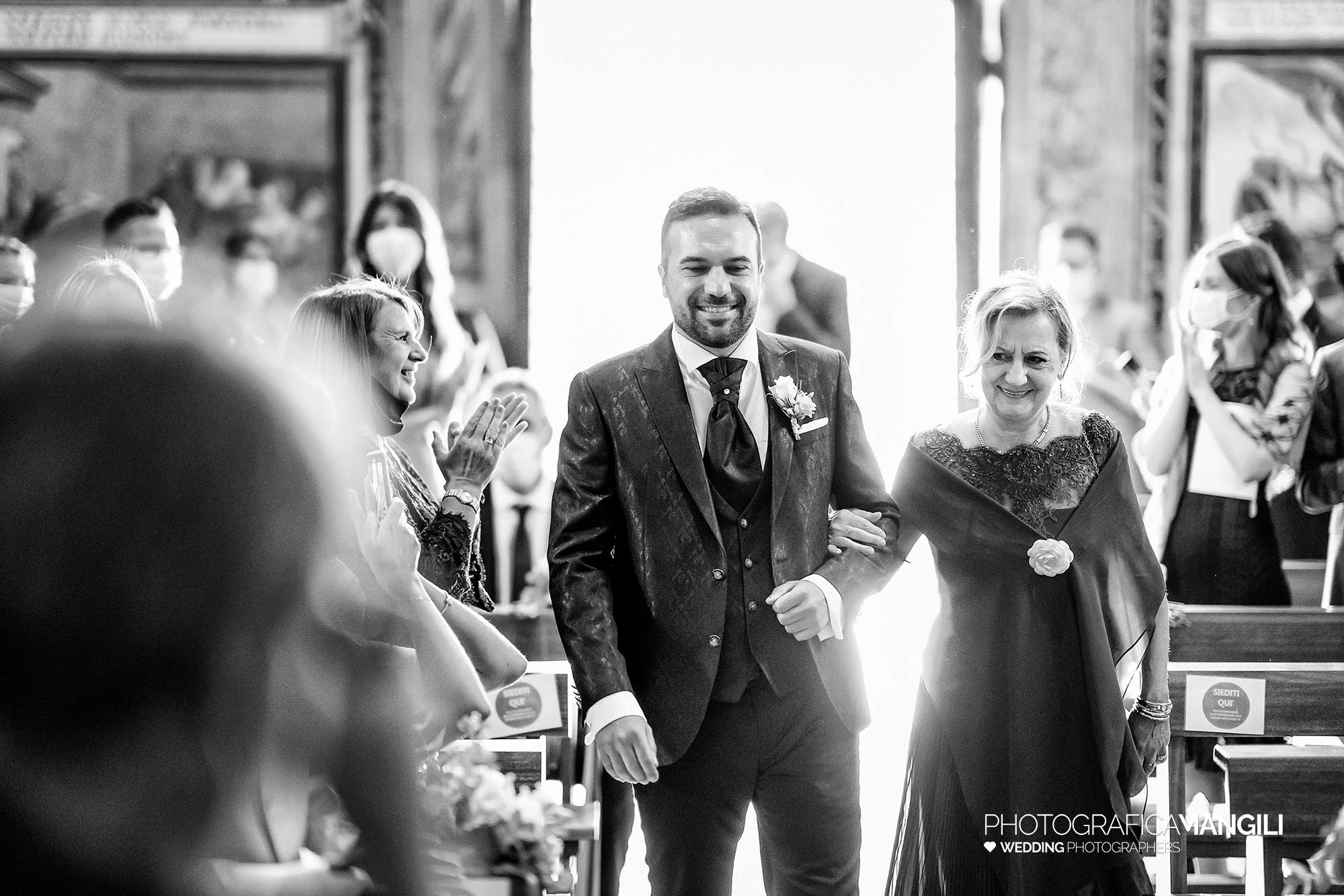 011 fotografo matrimonio reportage wedding ingresso chiesa sposo bergamo 011 fotografo matrimonio reportage wedding ingresso chiesa sposo bergamo