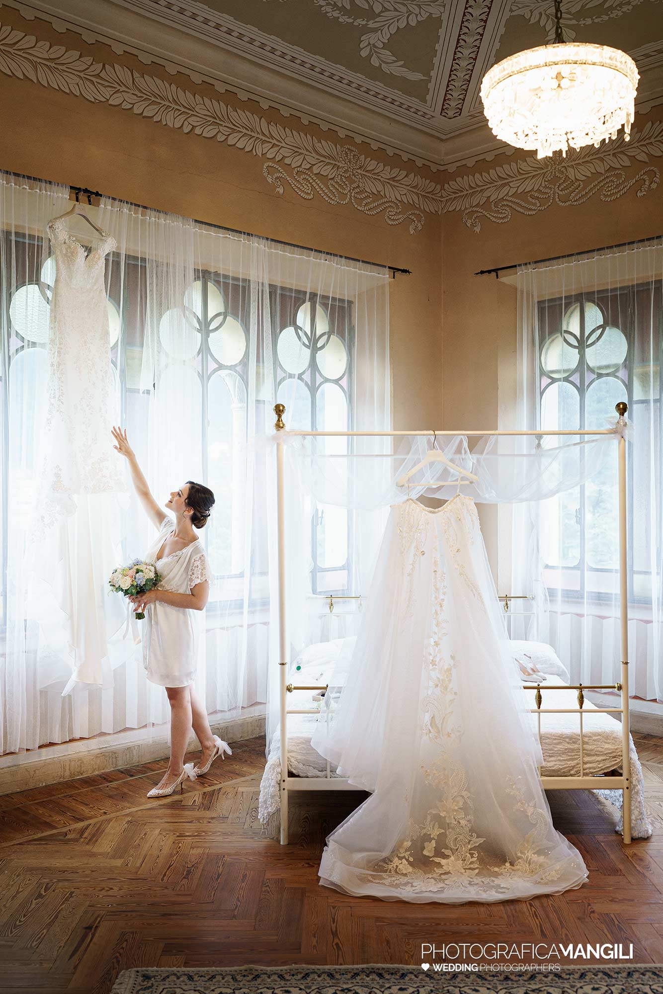 011 fotografo matrimonio reportage wedding preparazione vestito sposa villa ex magni rizzoli canzo como 011 fotografo matrimonio reportage wedding preparazione vestito sposa villa ex magni rizzoli canzo como