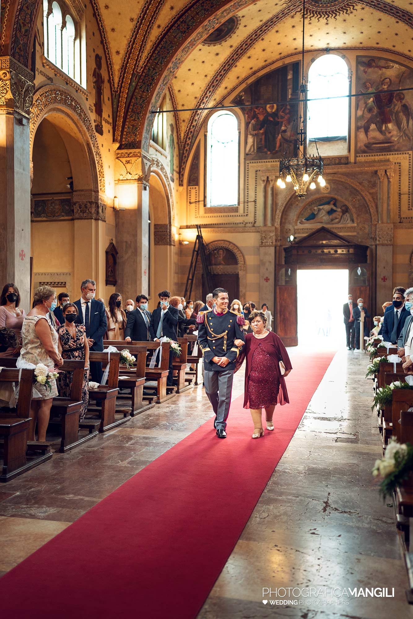 012 fotografo matrimonio reportage real wedding ingresso sposo milano 012 fotografo matrimonio reportage real wedding ingresso sposo milano