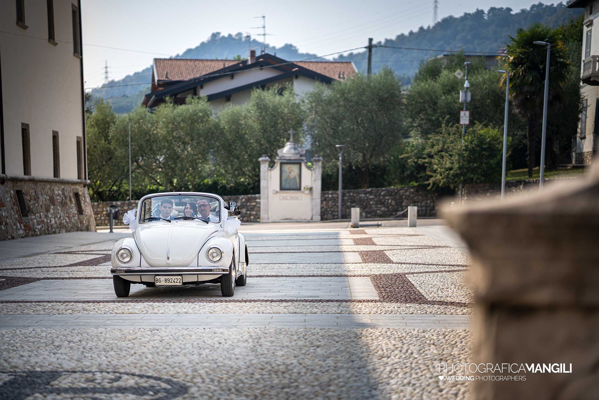 013 fotografo matrimonio reportage wedding sposa arrivo macchina ritratto chiesa cerimonia rito religioso san paolo d argon bergamo 013 fotografo matrimonio reportage wedding sposa arrivo macchina ritratto chiesa cerimonia rito religioso san paolo d argon bergamo