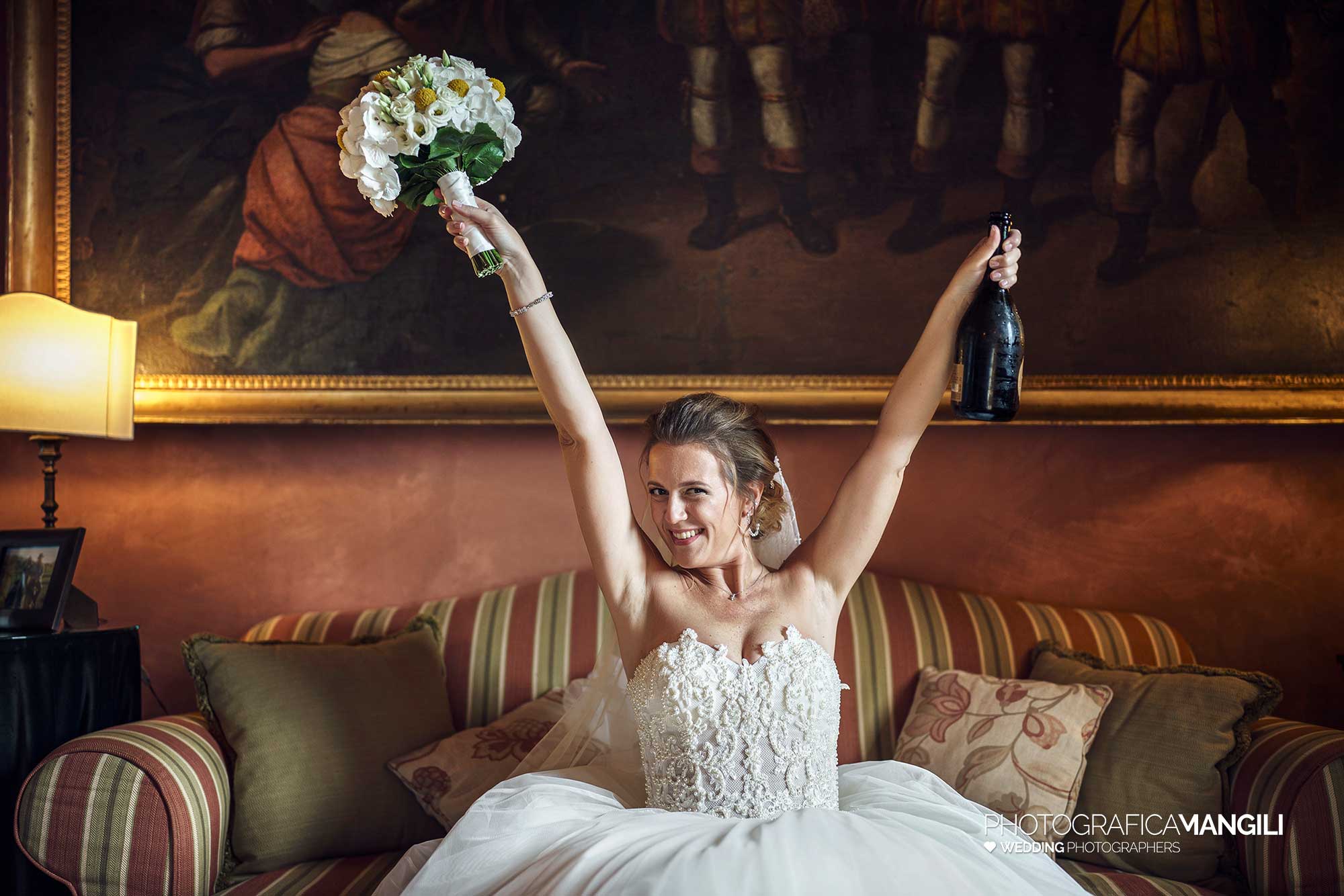 014 fotografo matrimonio reportage wedding sposa preparativi vestizione castello rossino calolziocorte lecco lago como 014 fotografo matrimonio reportage wedding sposa preparativi vestizione castello rossino calolziocorte lecco lago como