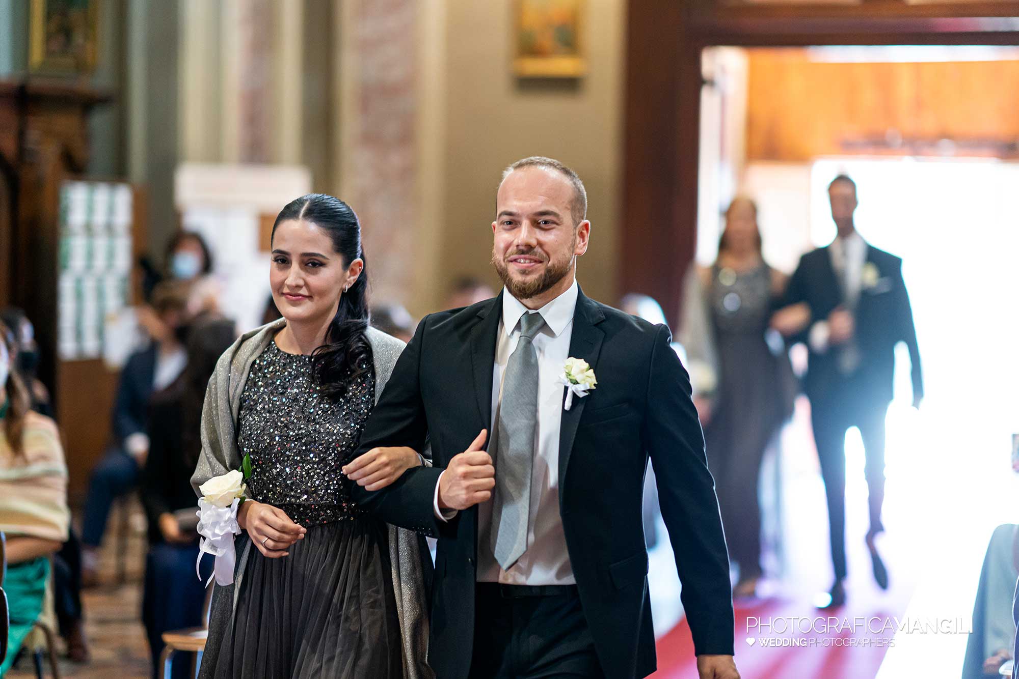 018 fotografo matrimonio reportage wedding rito religioso chiesa ingresso testimoni rossino calolziocorte lecco lago como 018 fotografo matrimonio reportage wedding rito religioso chiesa ingresso testimoni rossino calolziocorte lecco lago como